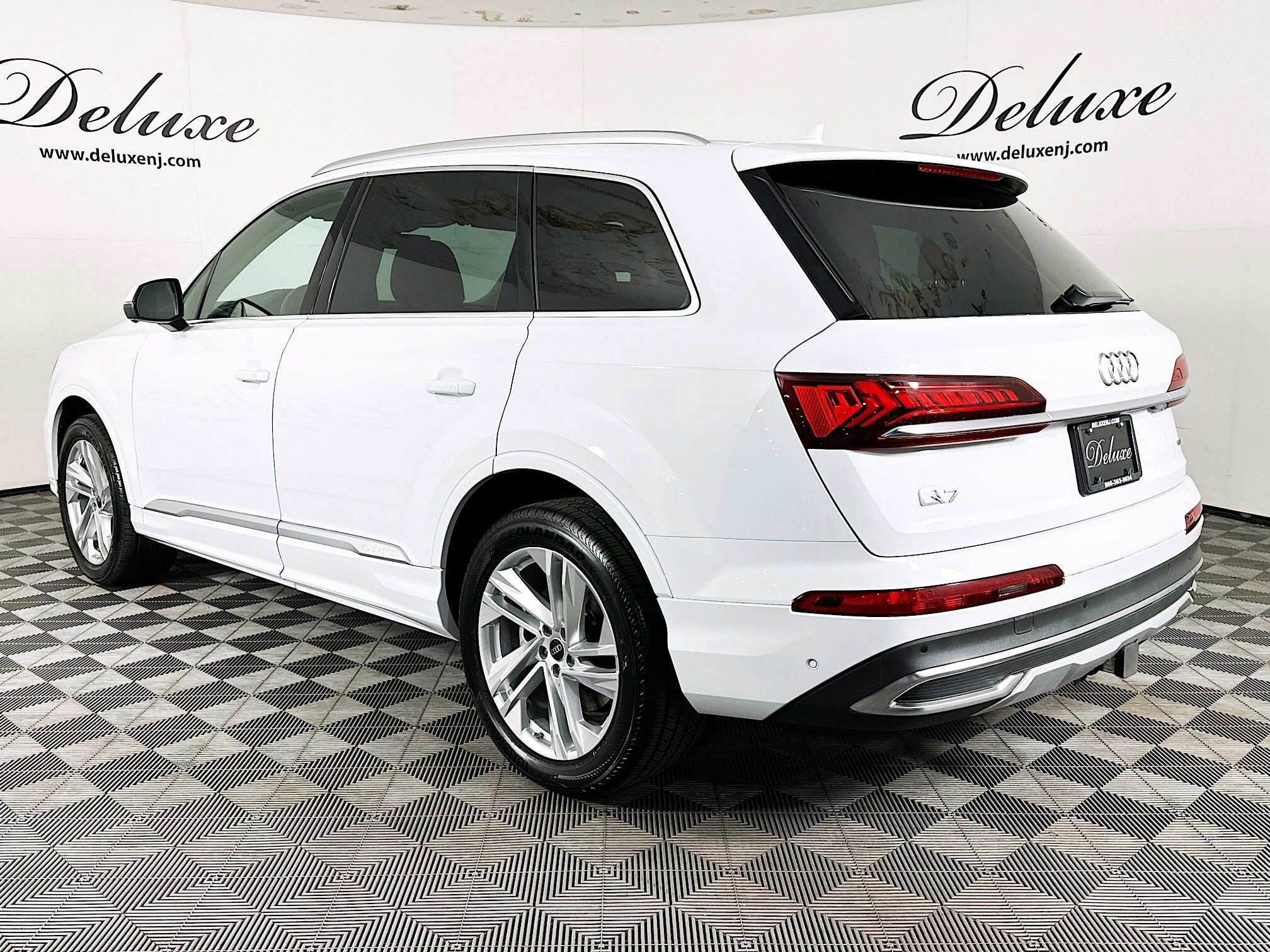 2023 Audi Q7 55 Premium Plus photo 4