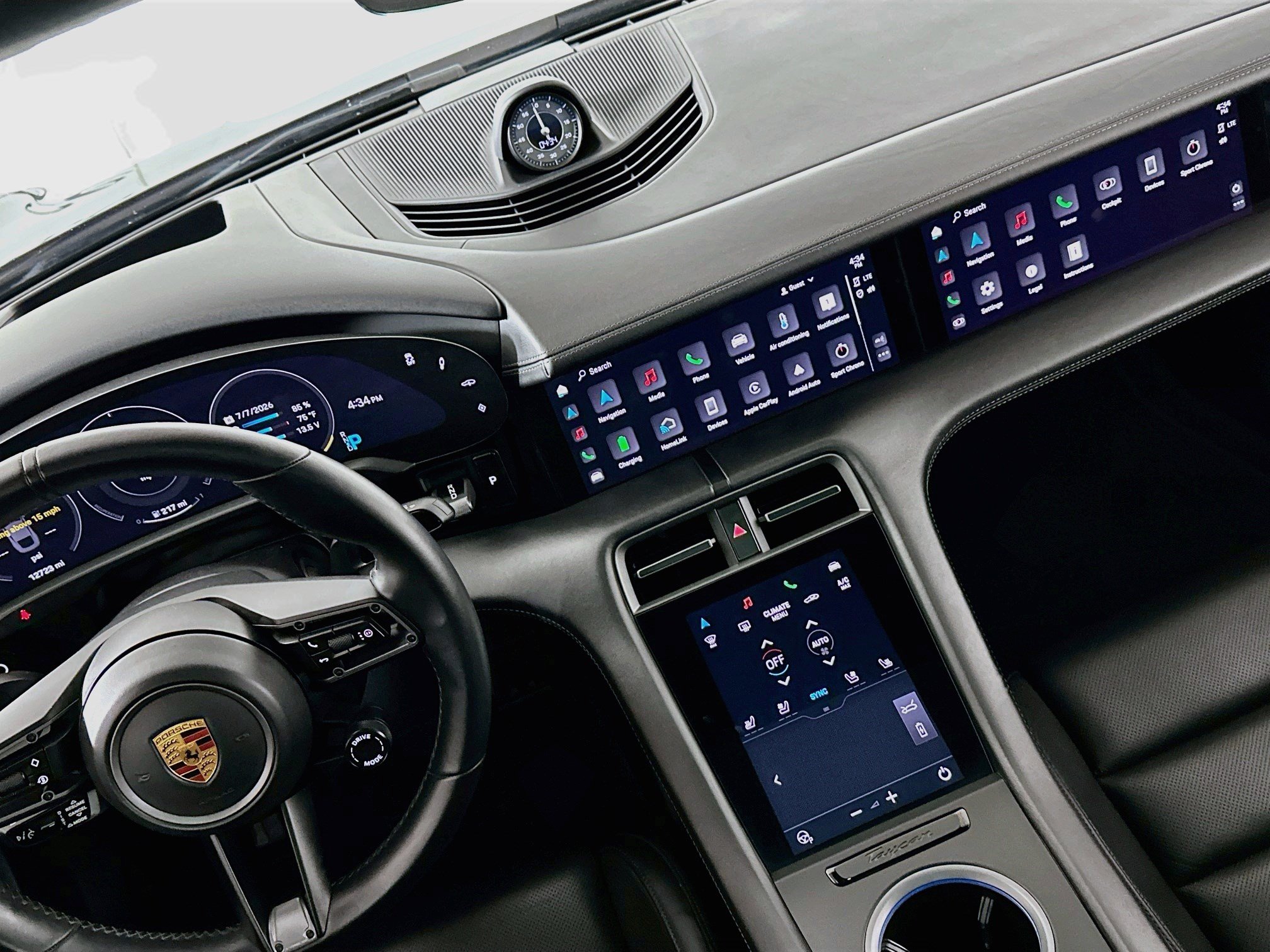 2022 Porsche Taycan 16