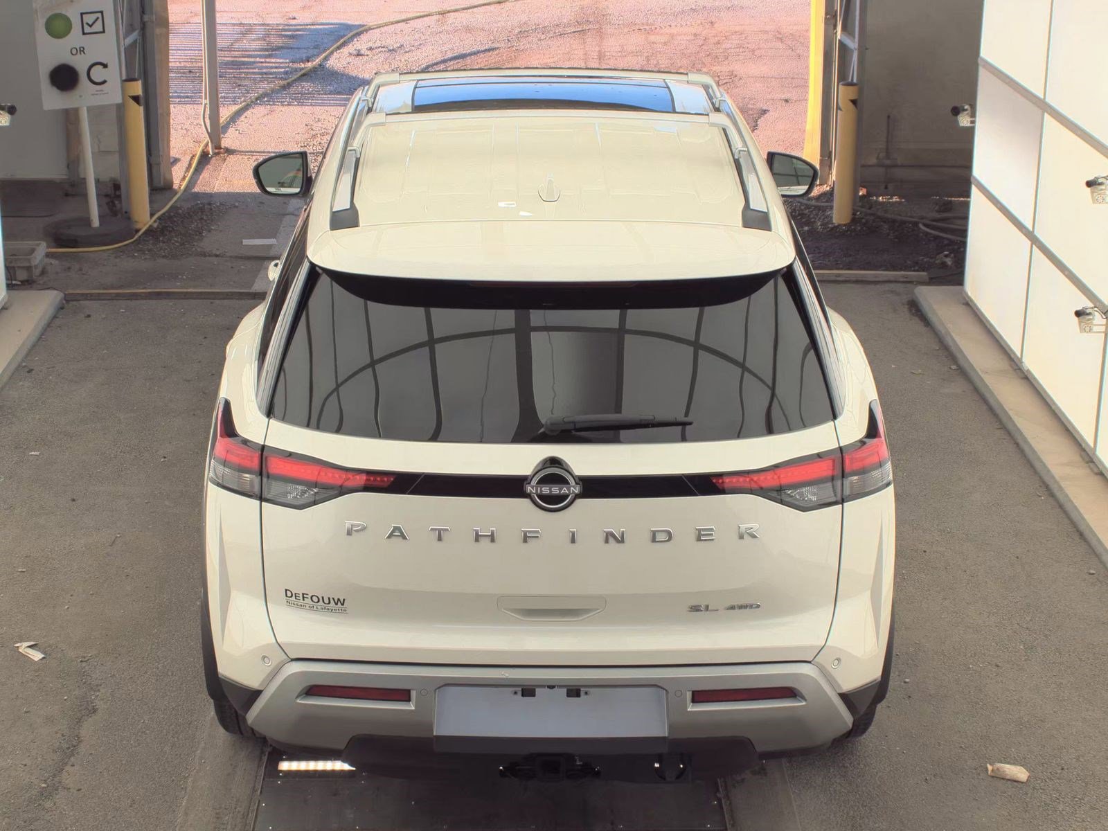 2024 Nissan Pathfinder SL photo 4