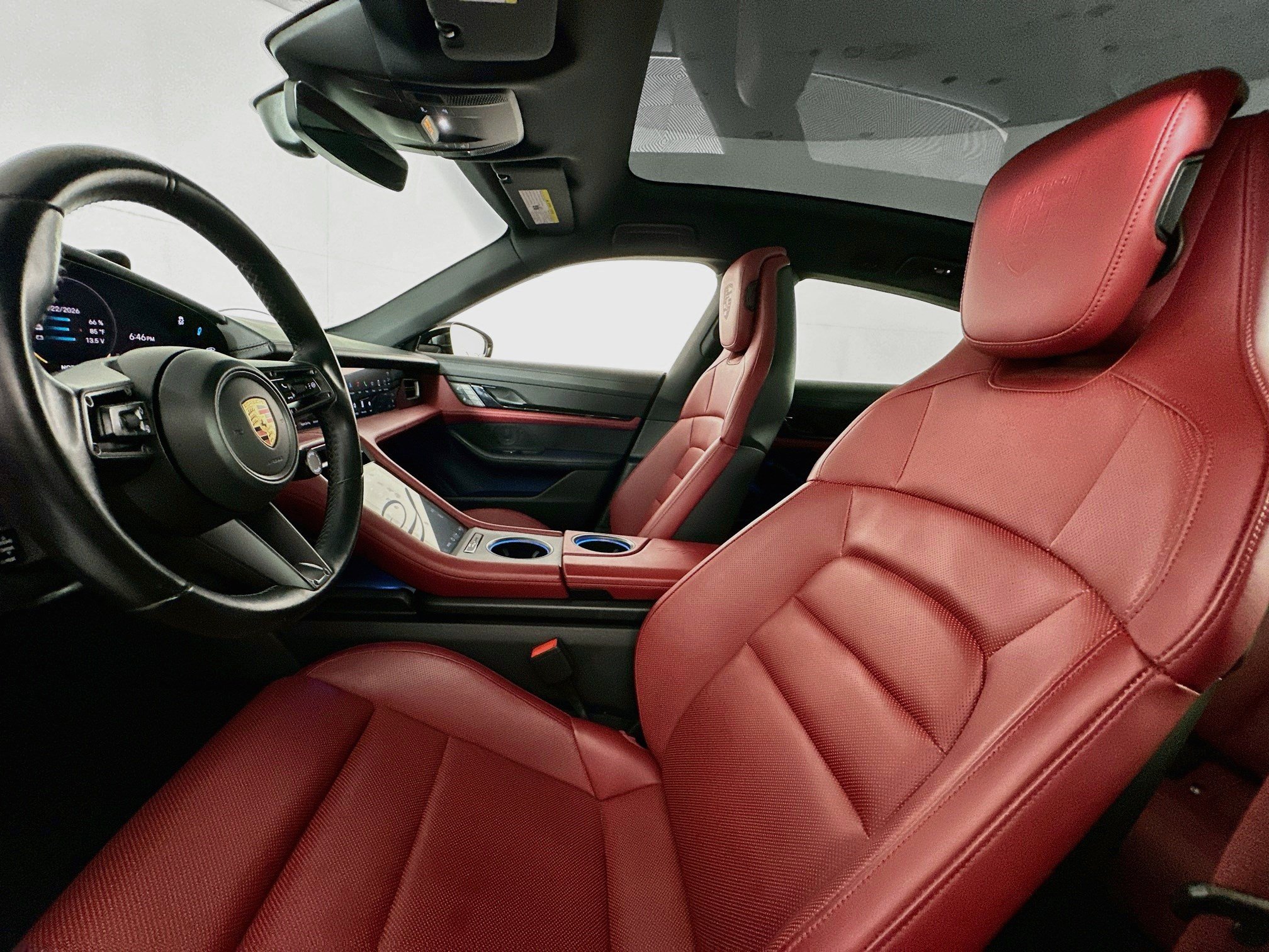 2023 Porsche Taycan 18