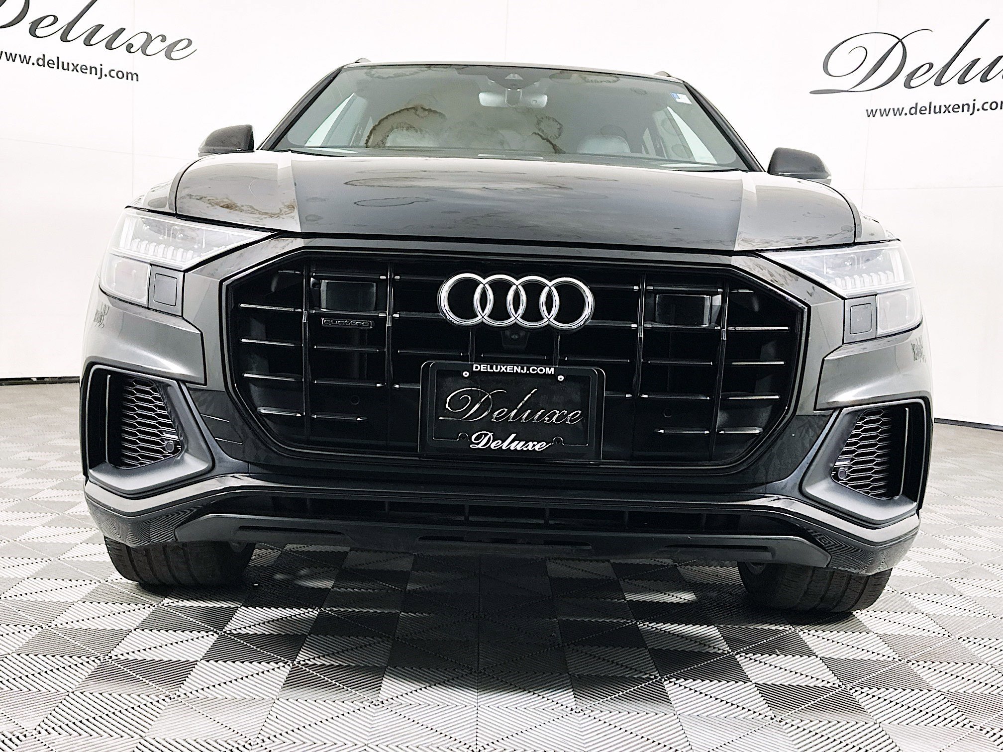 2023 Audi Q8 55 Premium Plus line photo 2