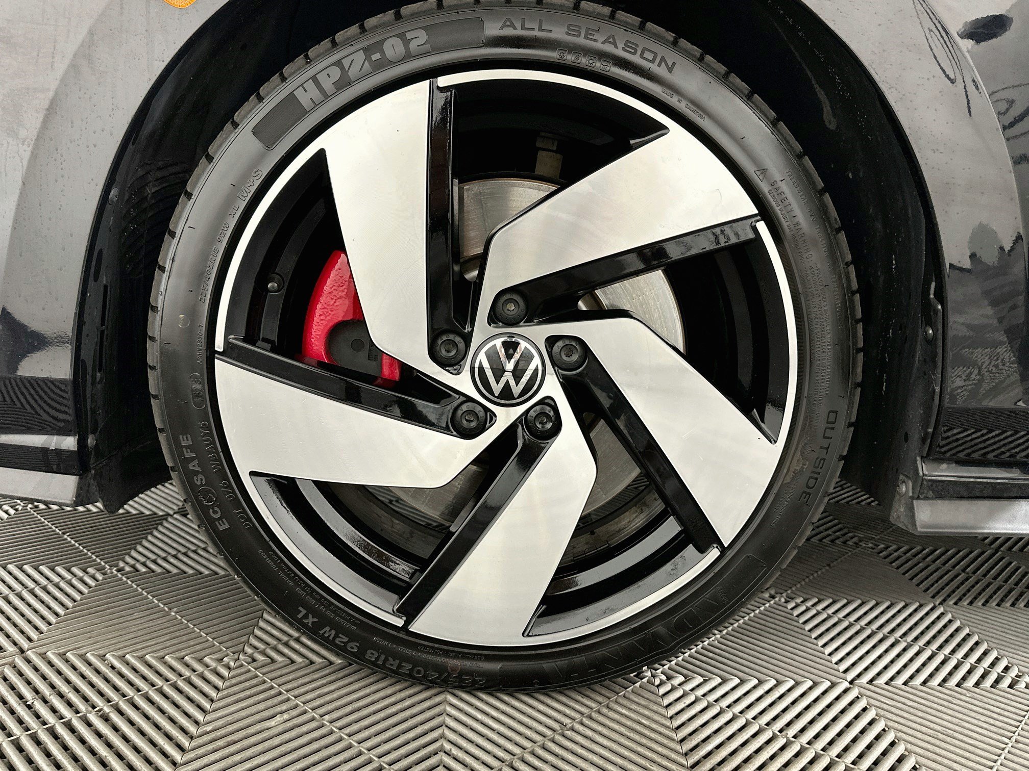 2023 Volkswagen Golf GTI 33