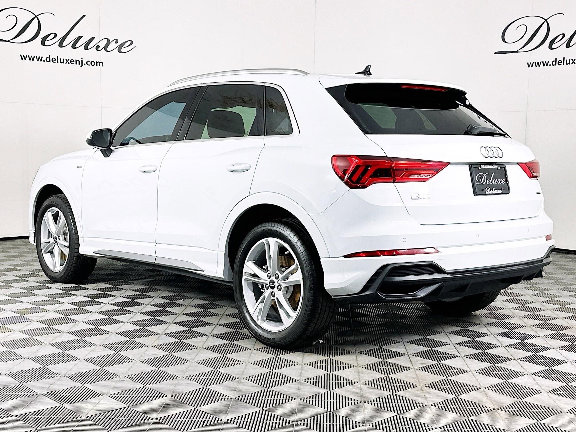 2024 Audi Q3 45 TFSI S line Premium photo 4