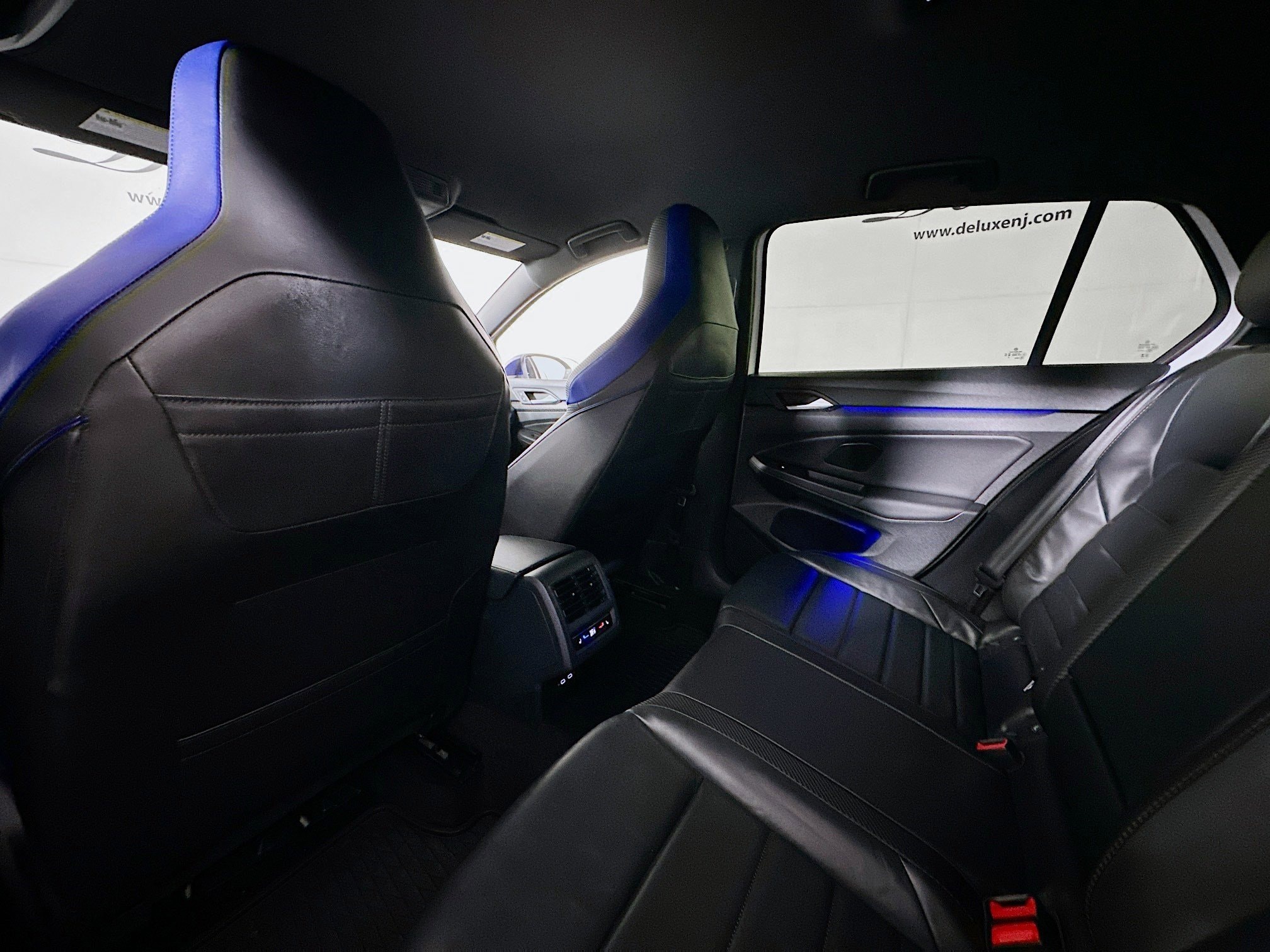 2023 Volkswagen Golf R 23