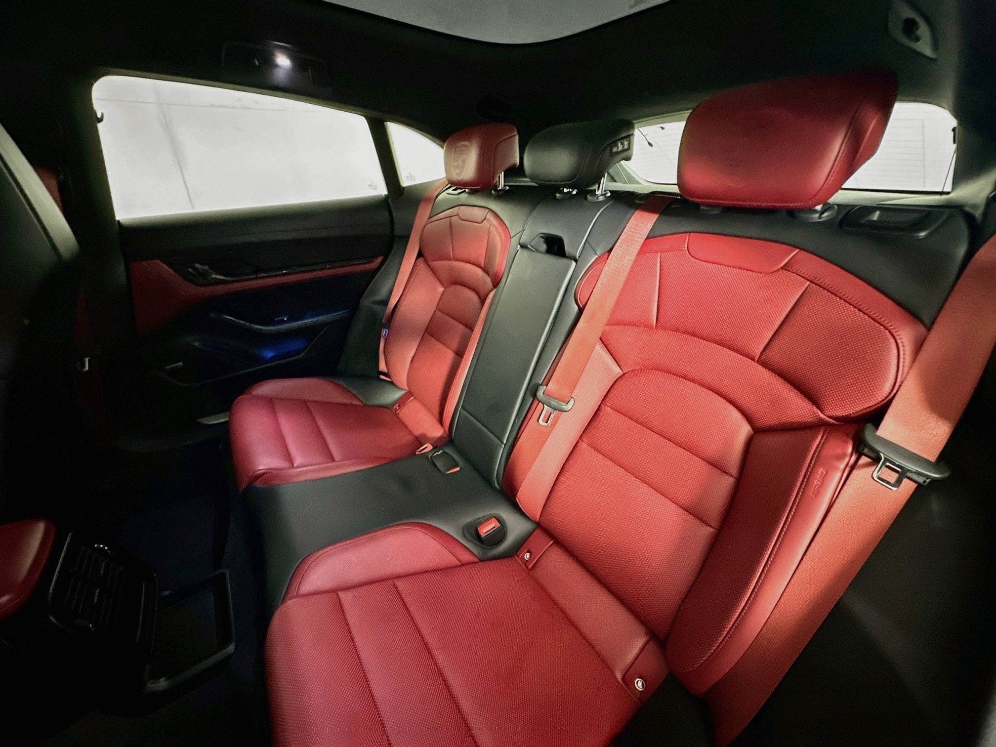 2023 Porsche Taycan 21