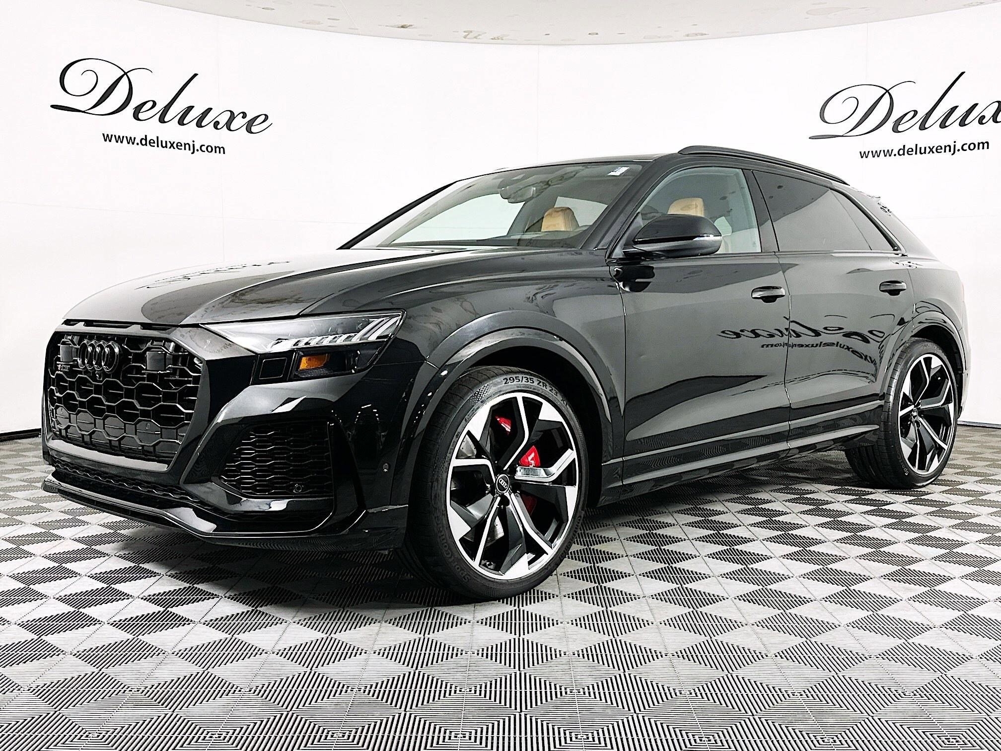 2023 Audi RS Q8 photo 3
