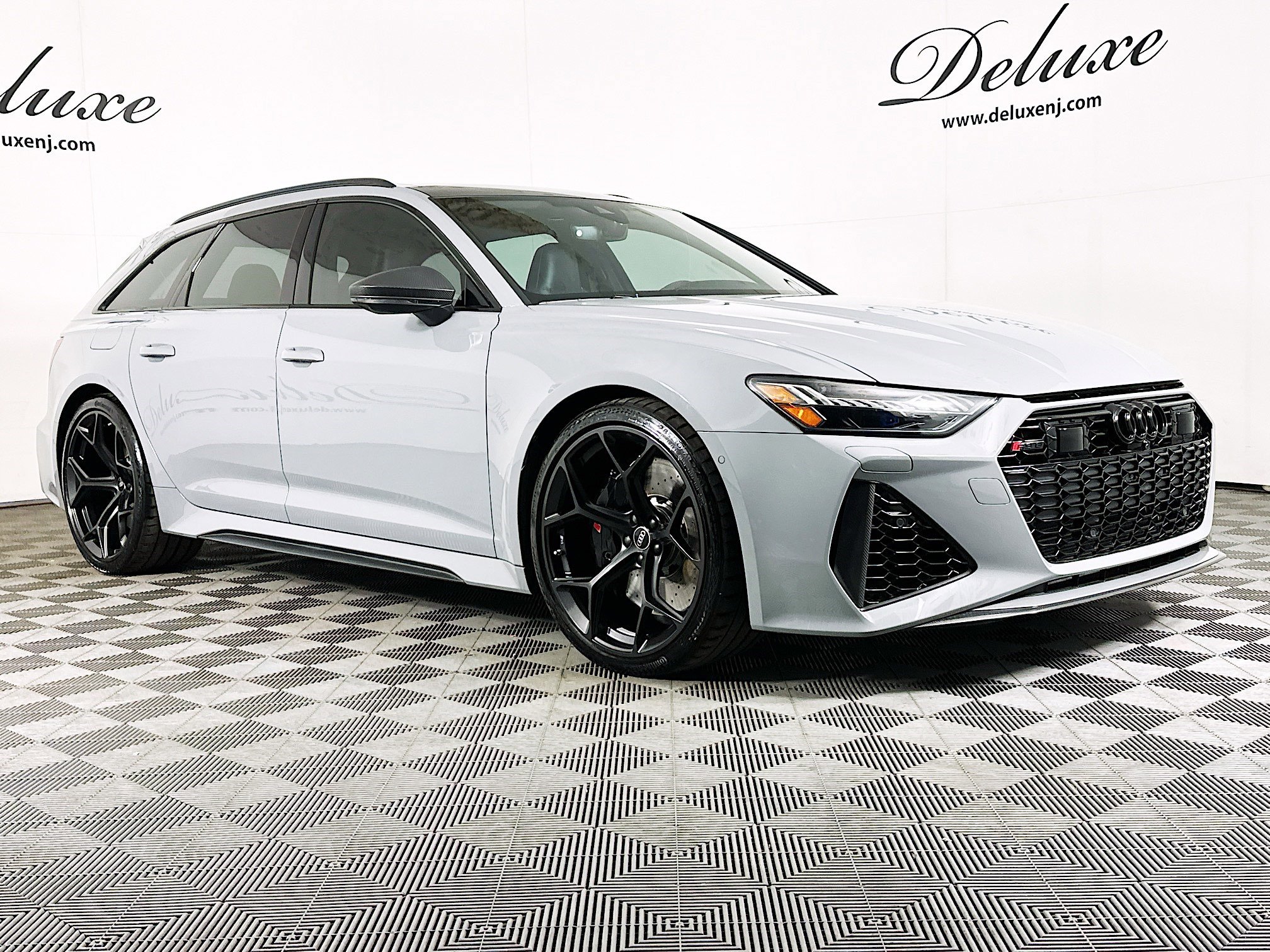 2025 Audi RS 6 Avant Performance's photo