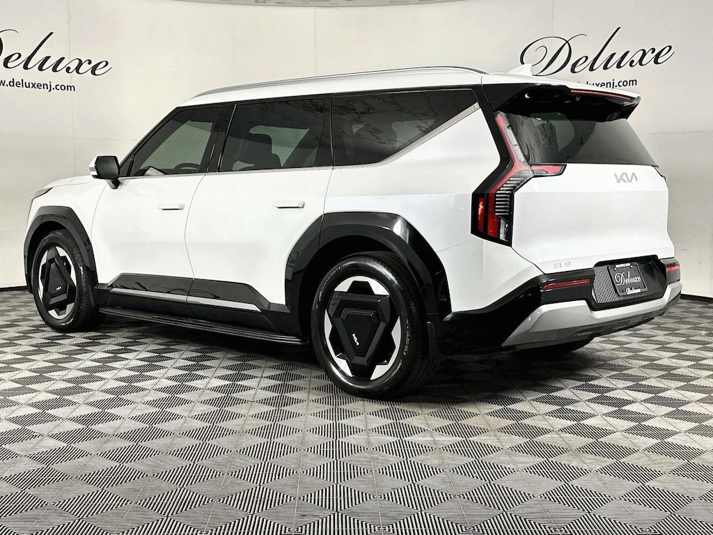 Used 2024 Kia EV9 Land Long Range AWD 3-ROW SEAT SUV,