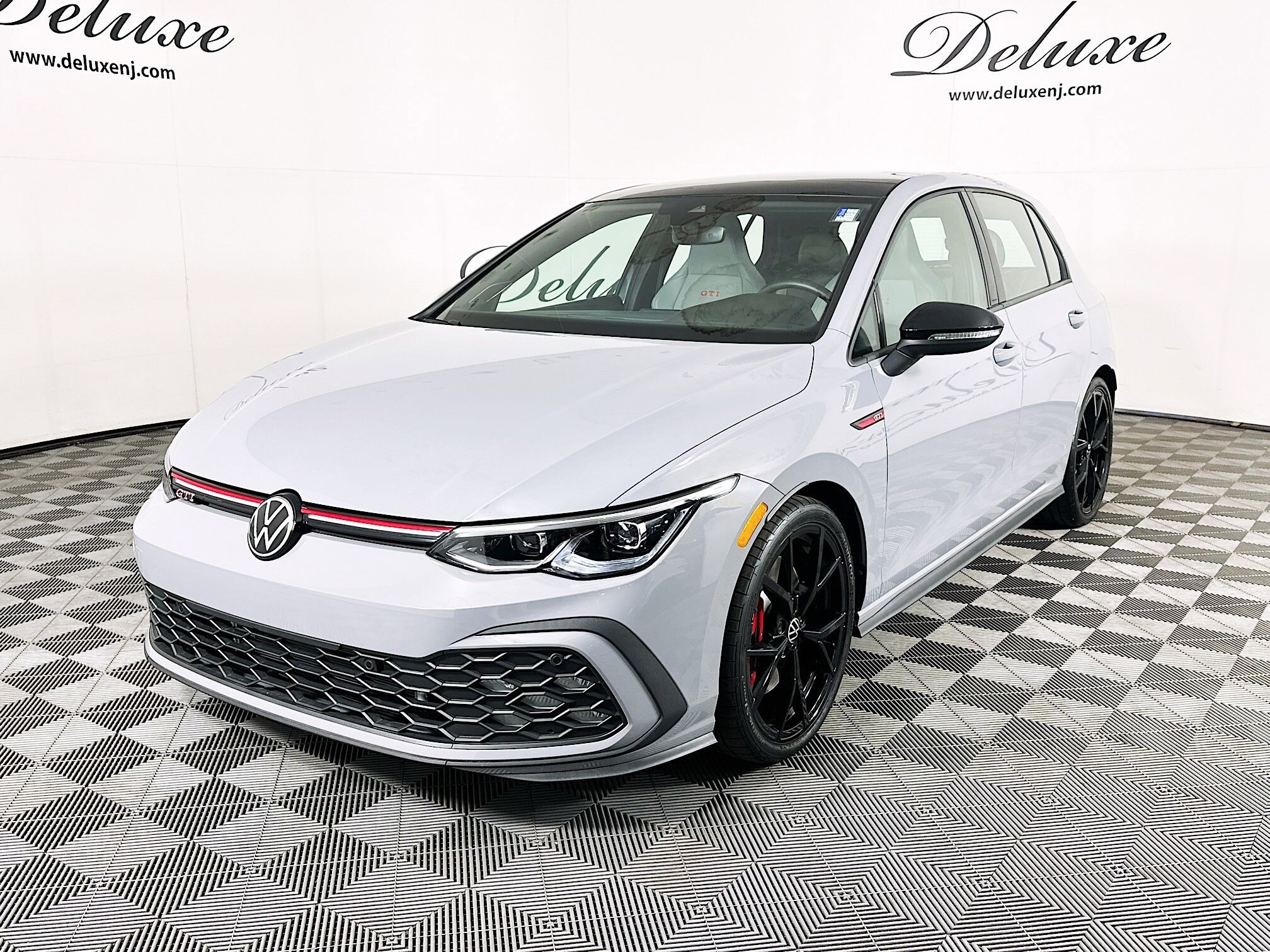 2024 Volkswagen Golf GTI 380 SE photo 3
