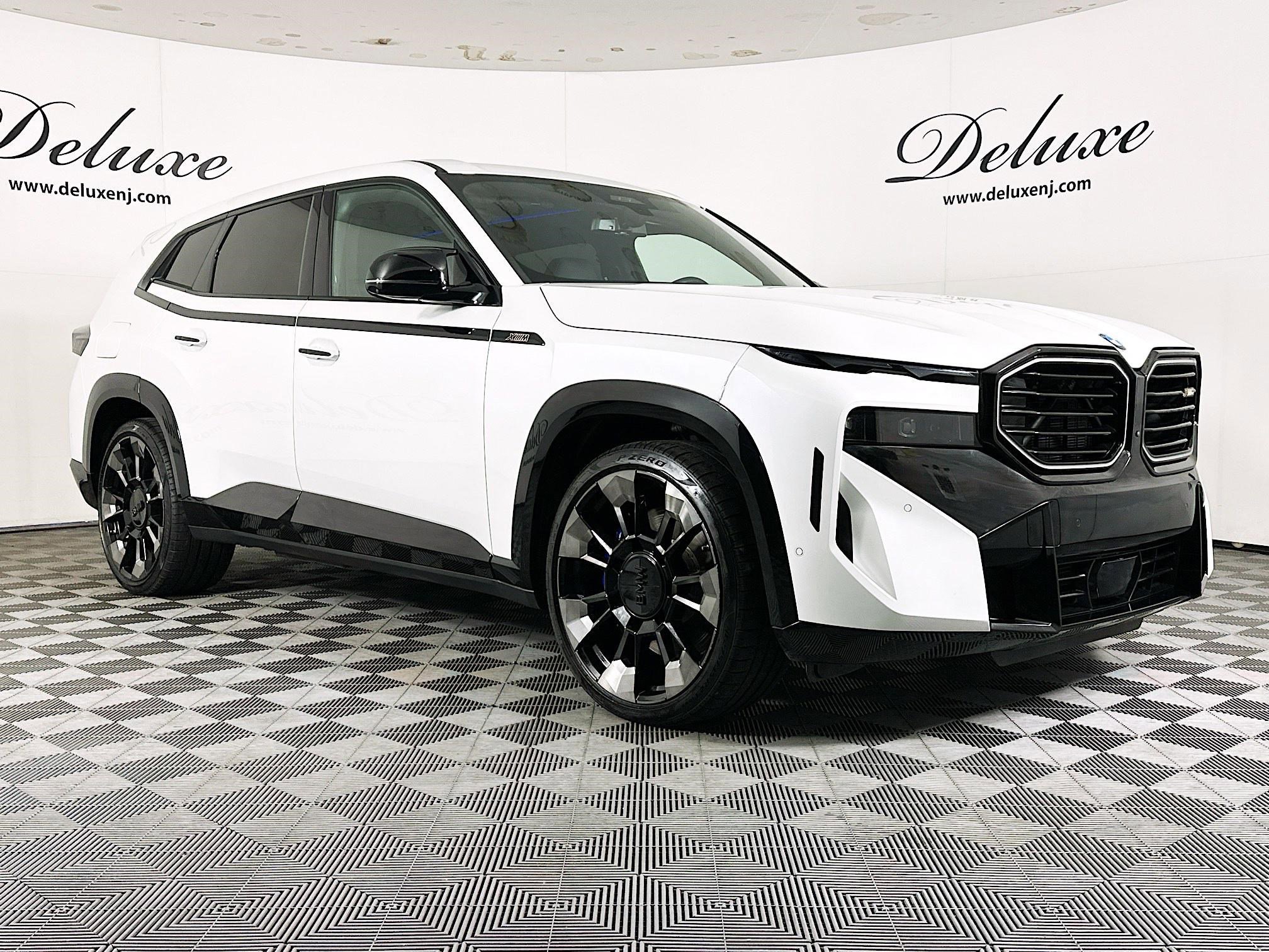 2023 BMW XM Base's photo