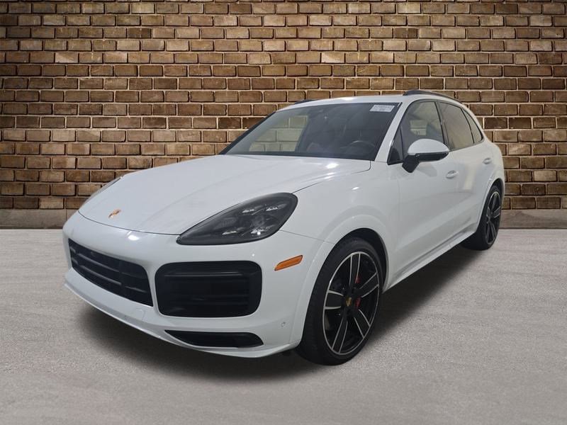 2022 Porsche Cayenne GTS photo 2