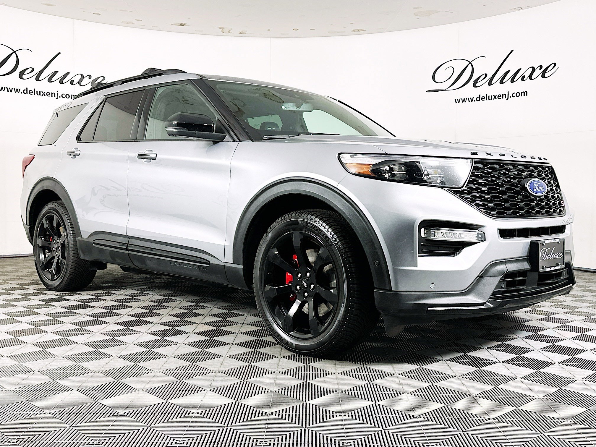 2021 Ford Explorer ST's photo