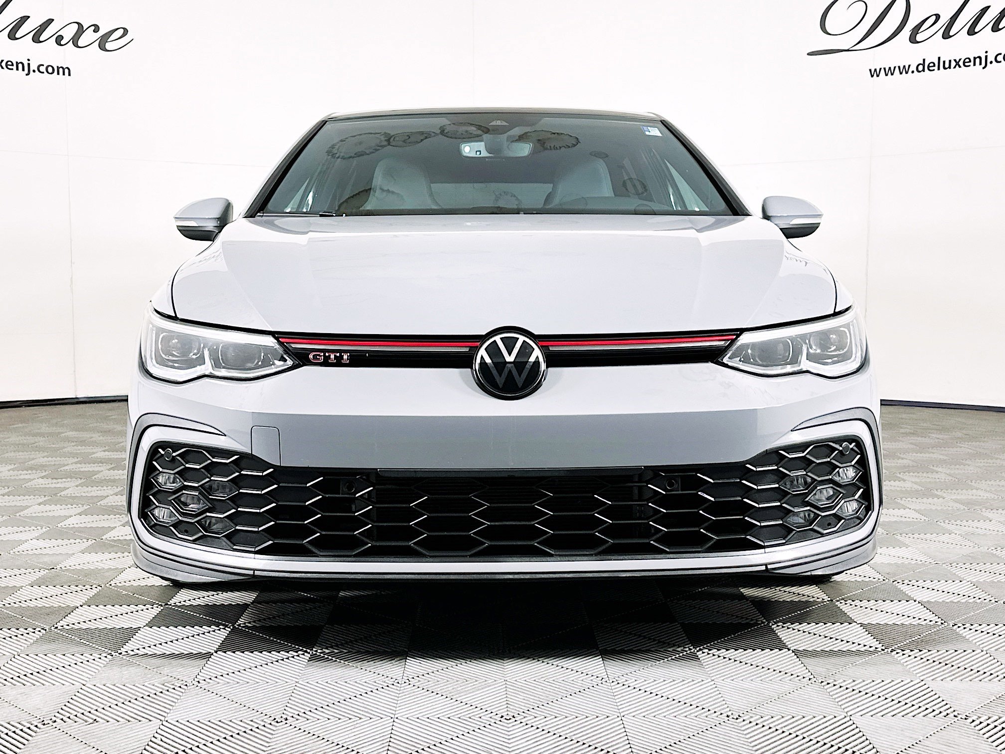 2022 Volkswagen Golf GTI SE photo 2