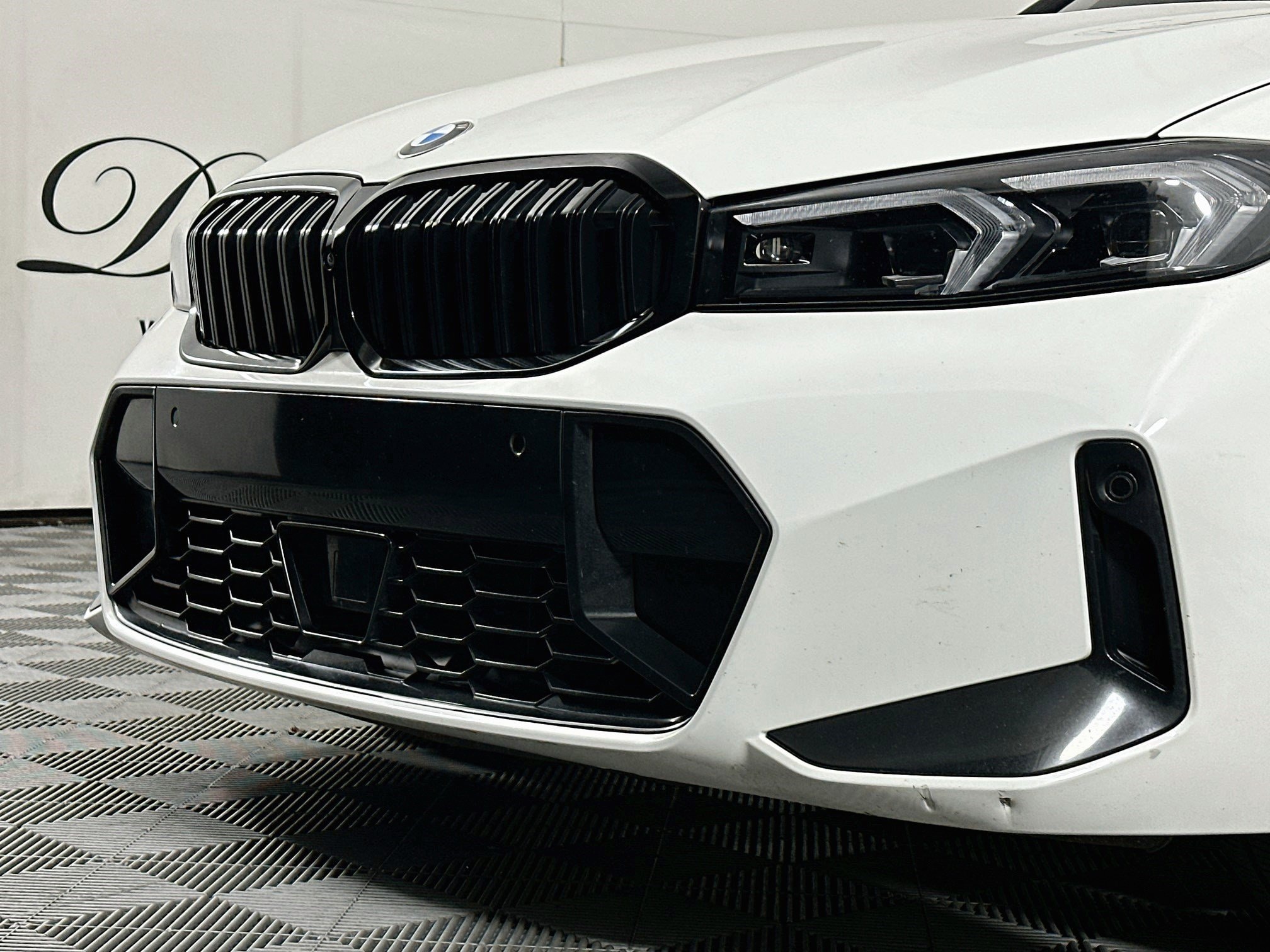 2025 BMW 3 Series 32