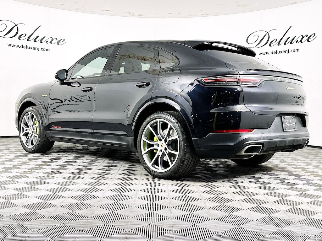 Used 2022 Porsche Cayenne E-Hybrid AWD Coupe SUV,