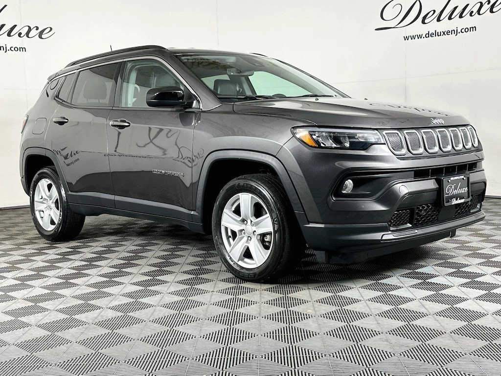 Used 2022 Jeep Compass Latitude 4WD SUV,