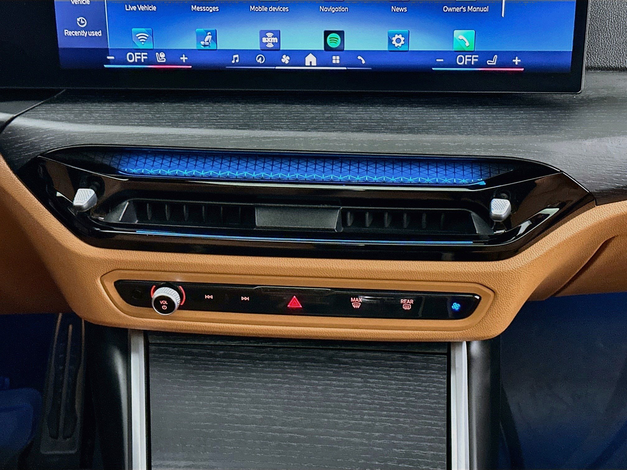 2025 BMW 3 Series 12