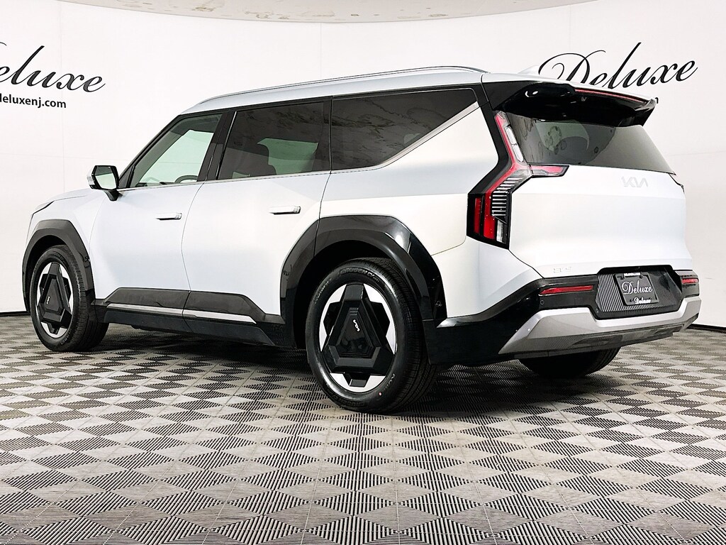 Used 2024 Kia EV9 Land Long Range AWD 3-ROW SEAT SUV,