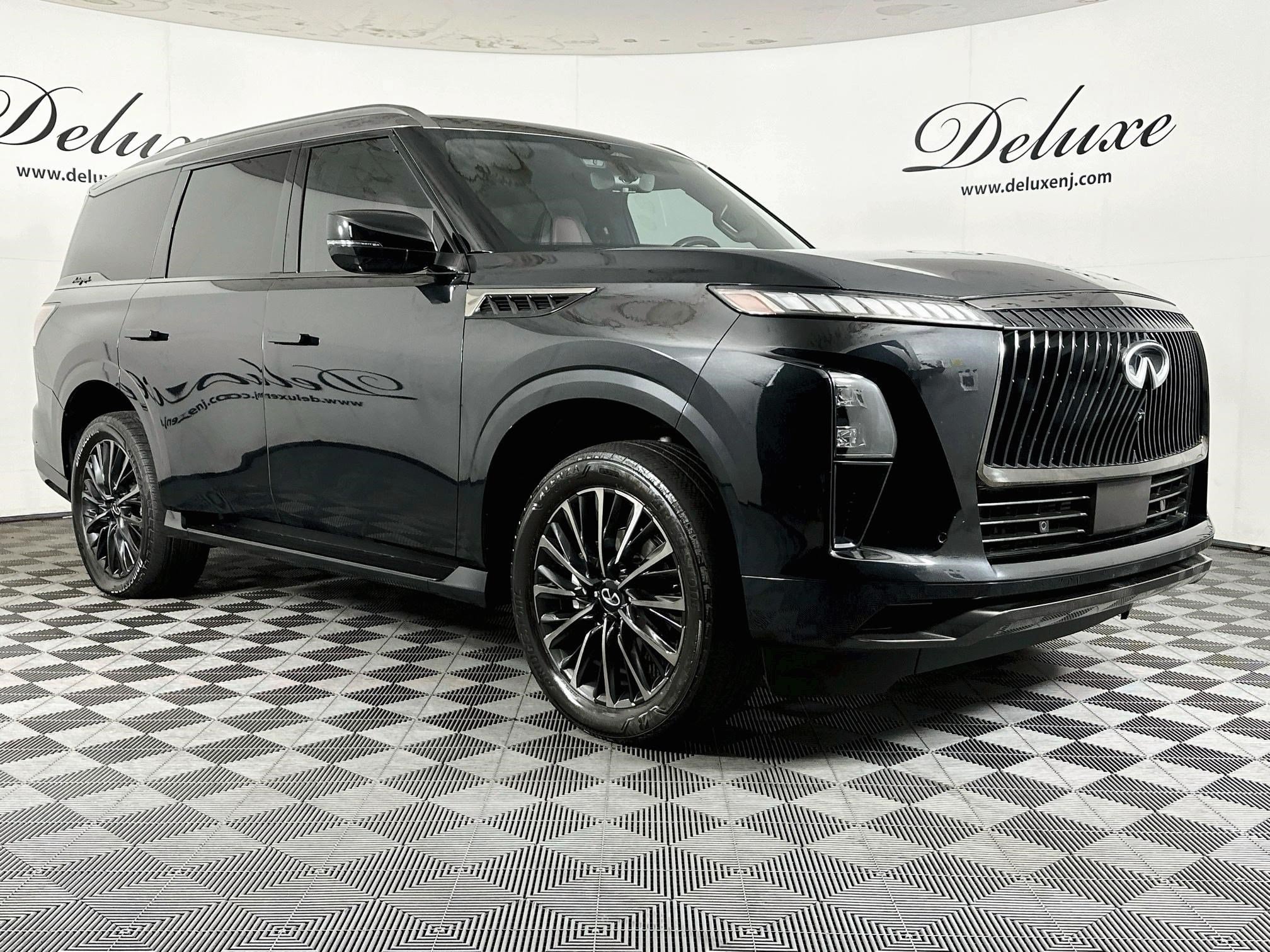 2025 INFINITI QX80