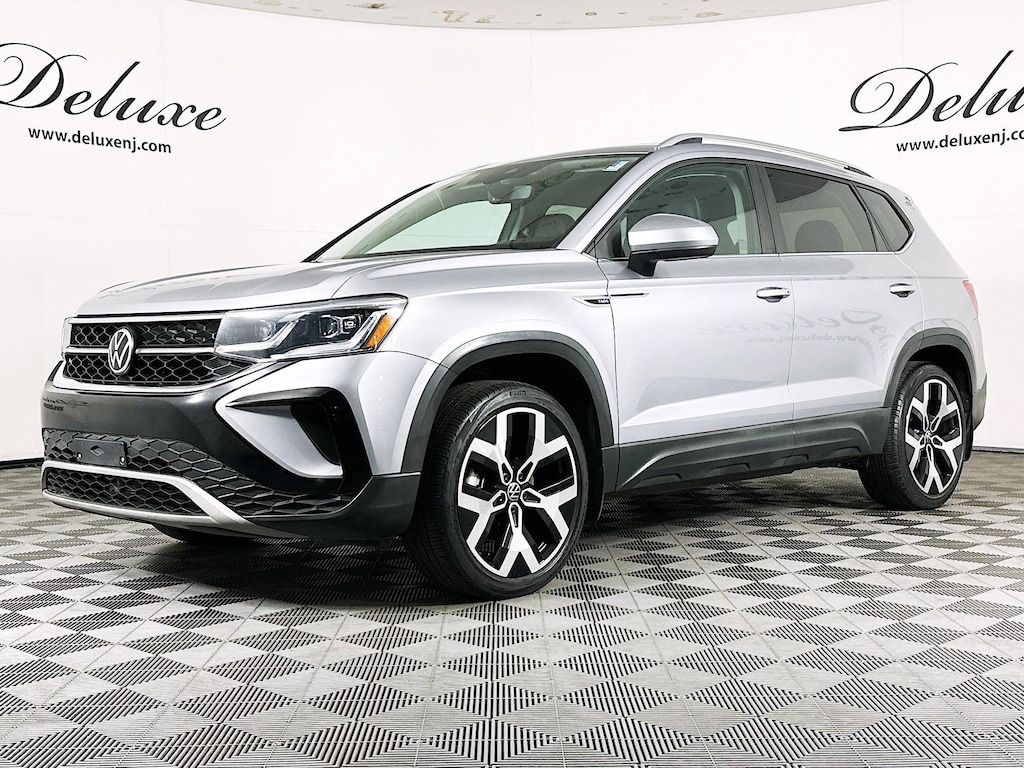 Used 2022 Volkswagen Taos SEL 4MOTION SUV,