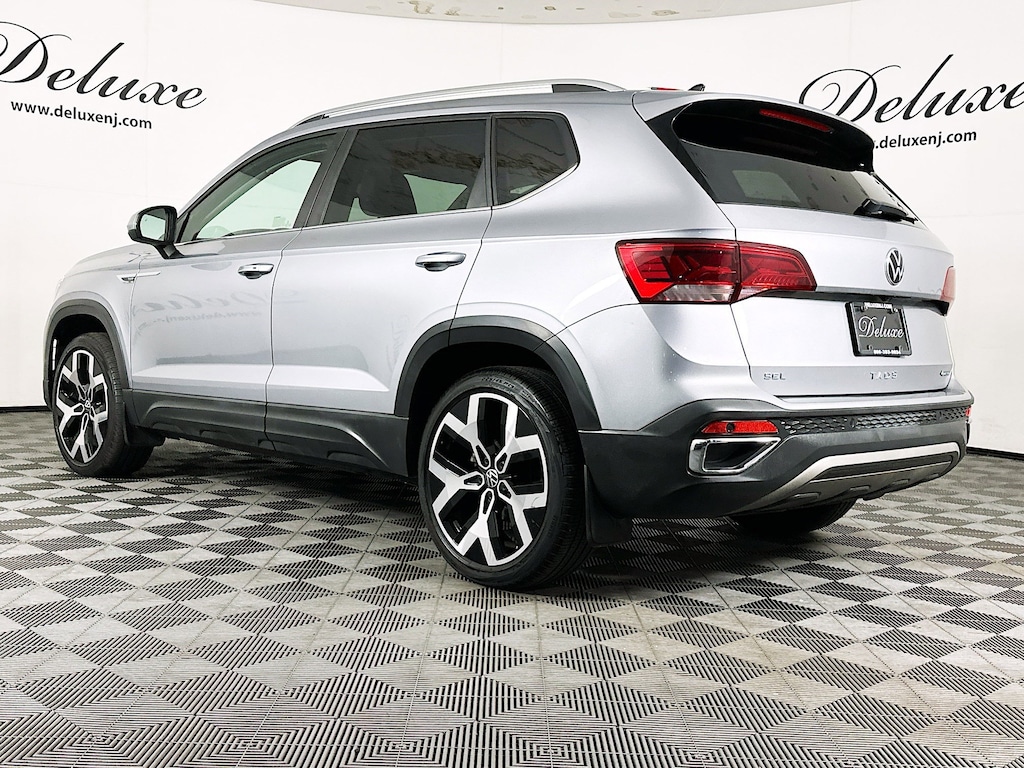 Used 2022 Volkswagen Taos SEL 4MOTION SUV,