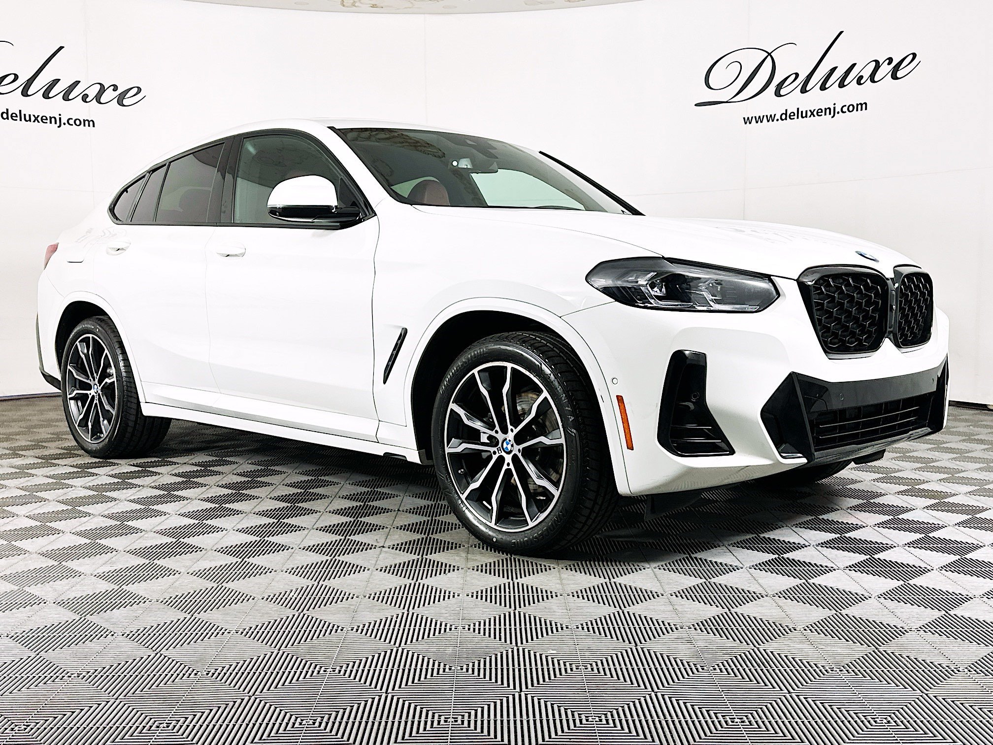 2024 BMW X4 xDrive30i's photo
