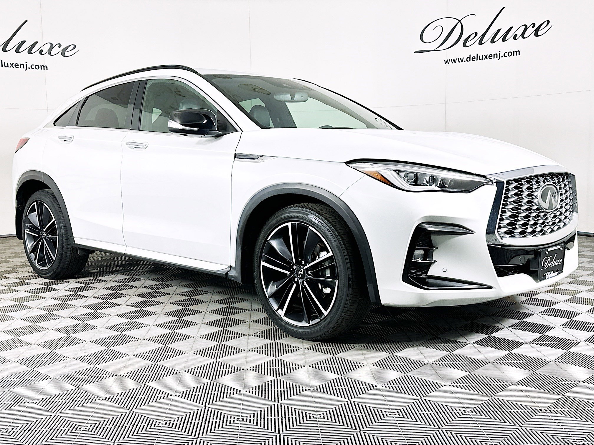 2023 INFINITI QX55 Essential's photo