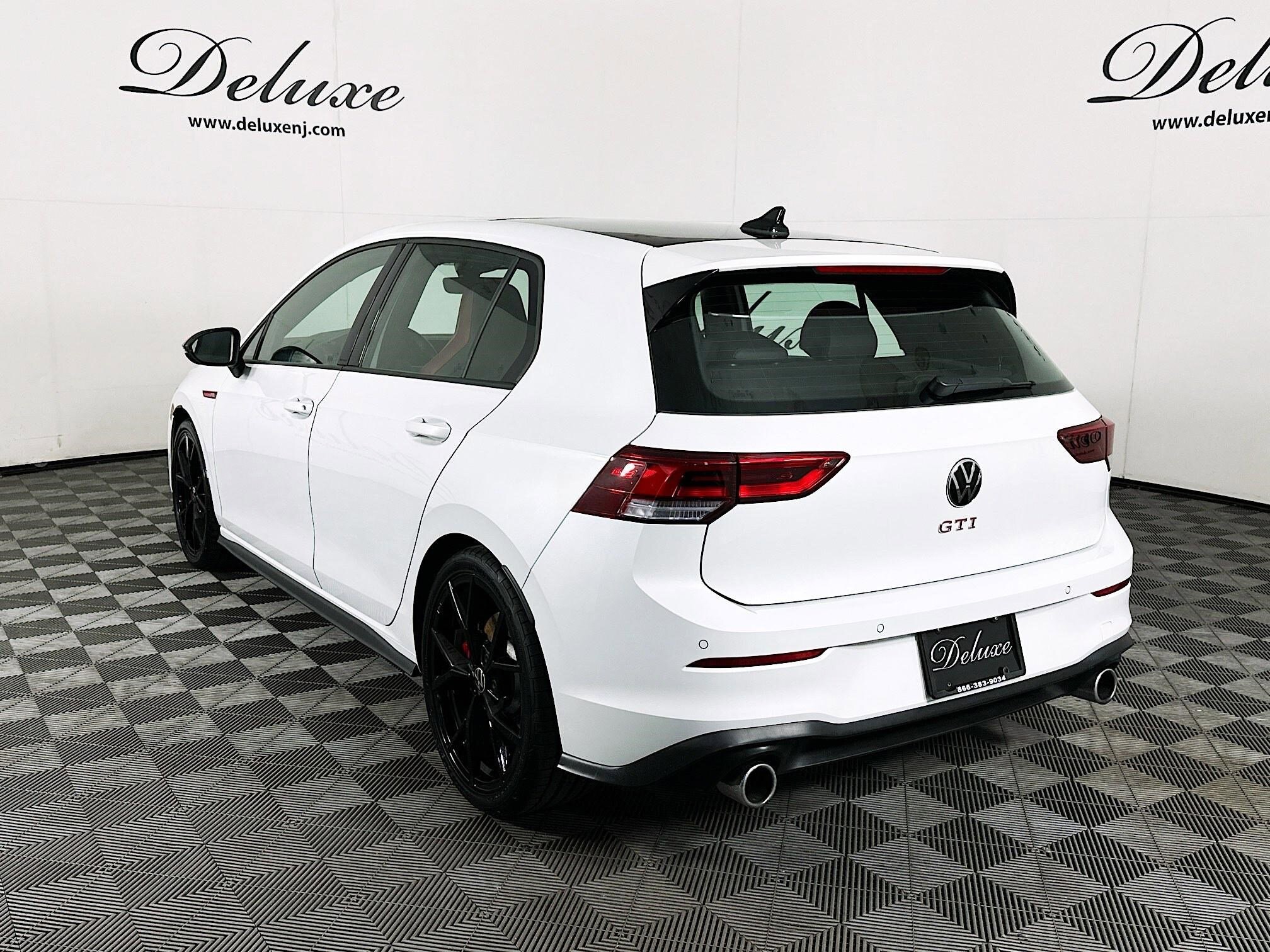 2024 Volkswagen Golf GTI 380 SE photo 4