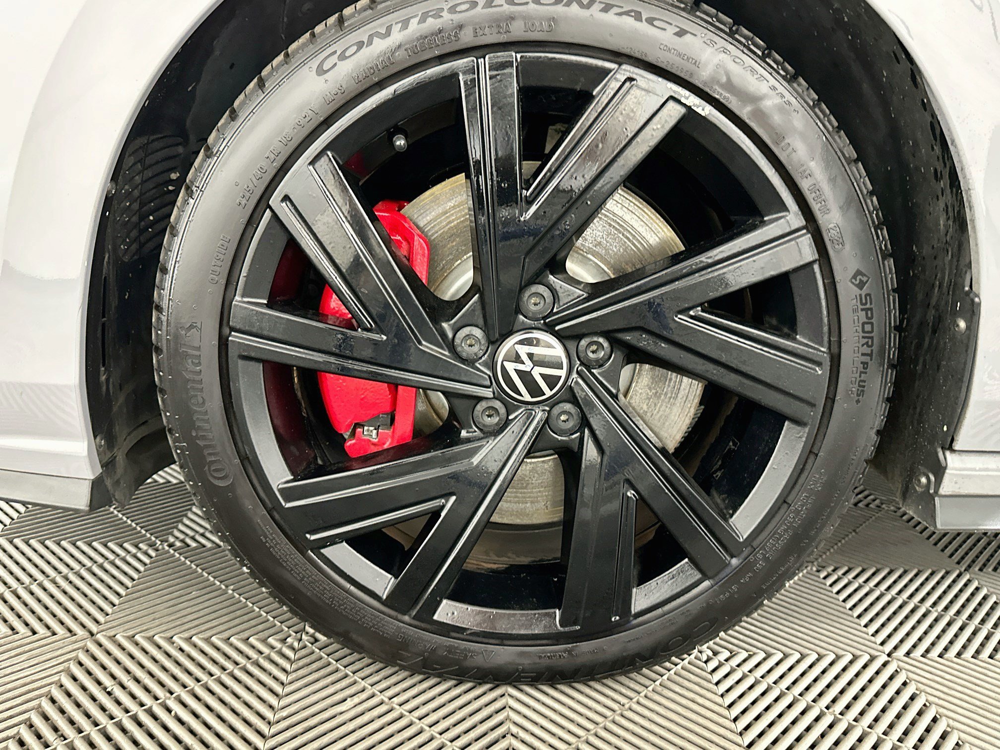 2023 Volkswagen Golf GTI 33