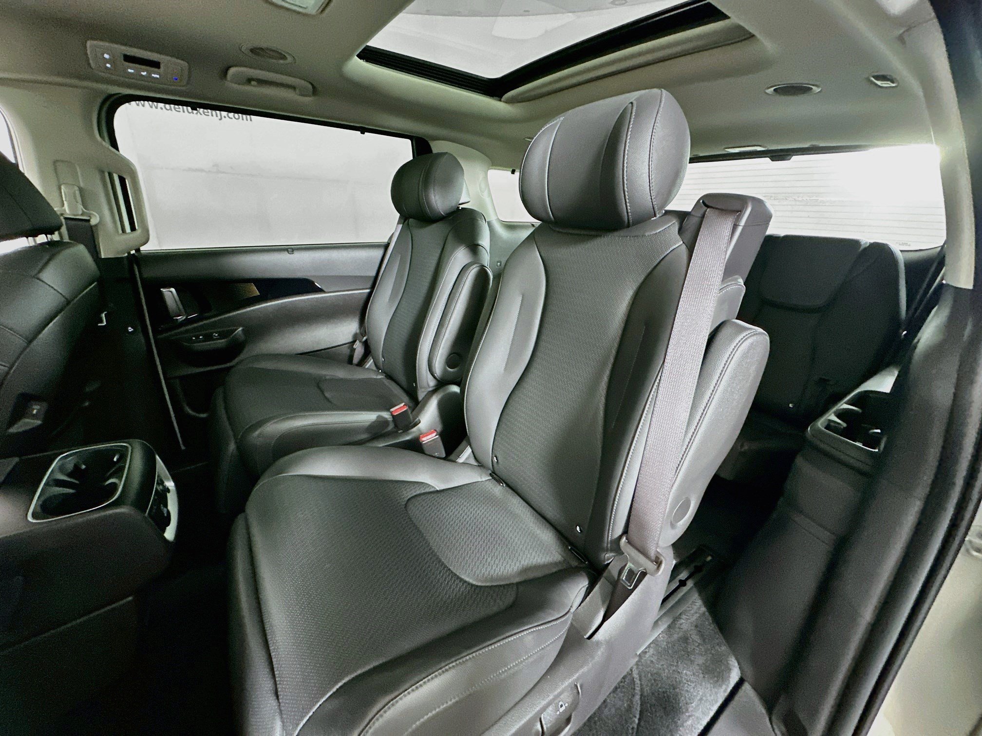2025 Kia Carnival 22