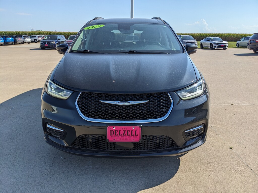 Used 2022 Chrysler Pacifica TOURING L