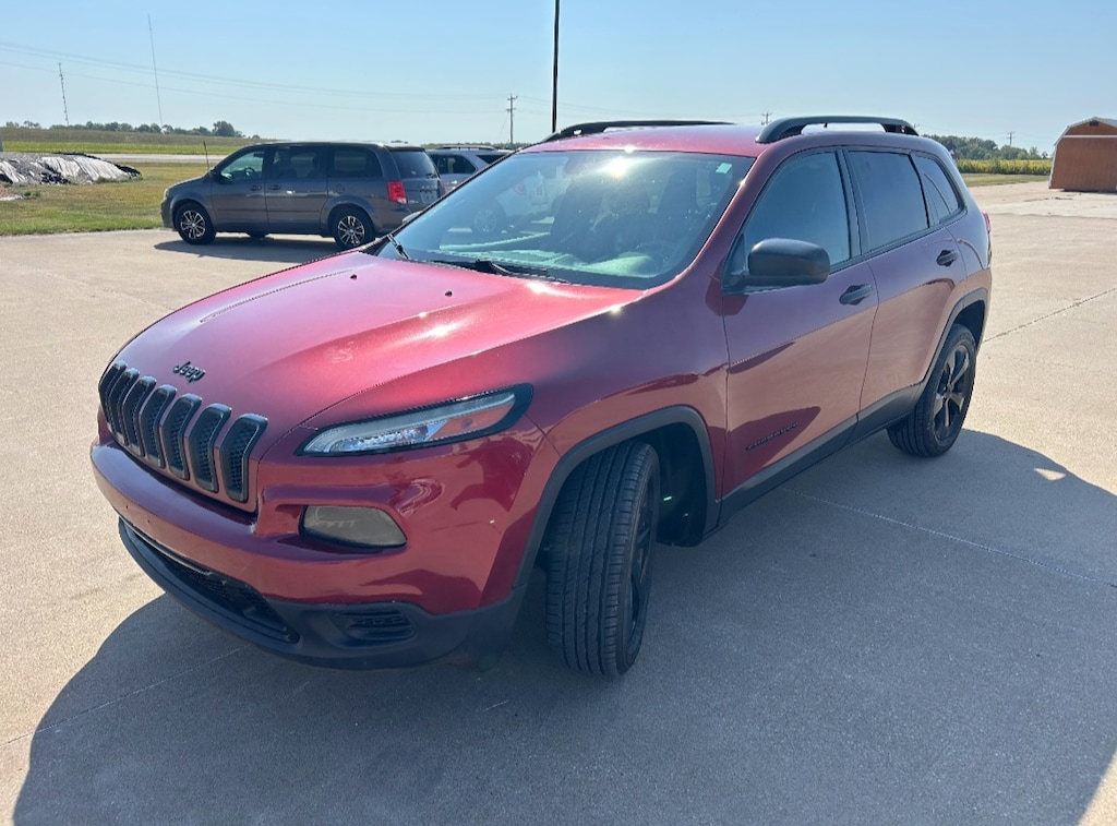 Used 2016 Jeep Cherokee ALTITUDE