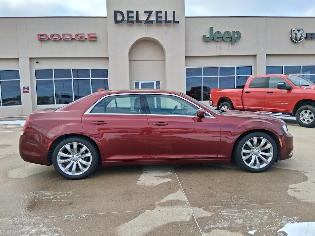 Used 2018 Chrysler 300 TOURING L