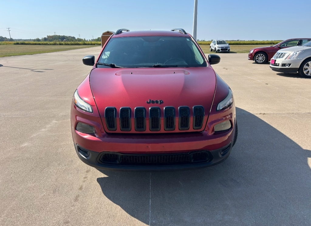 Used 2016 Jeep Cherokee ALTITUDE