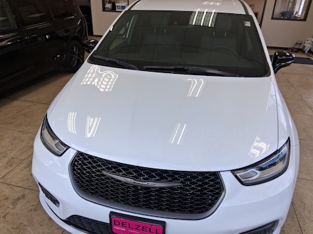 2026 Chrysler Pacifica SELECT Passenger Van