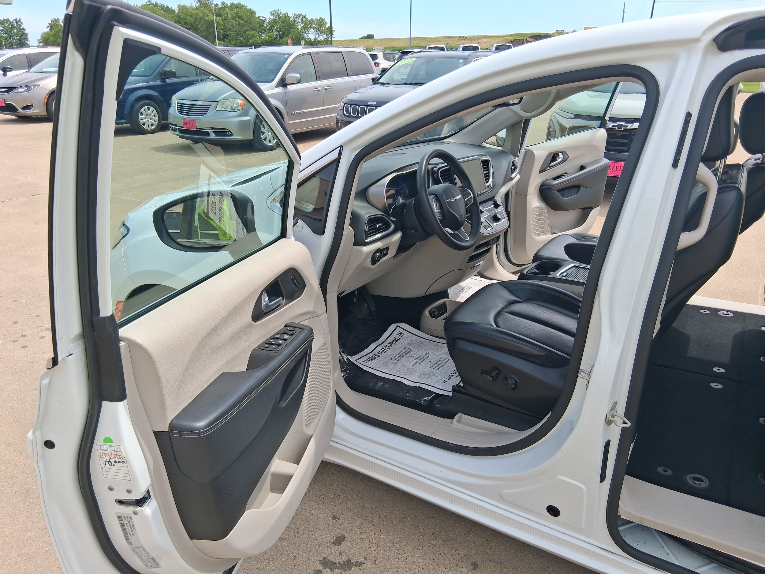 2023 Chrysler Pacifica Touring L - Photo 15