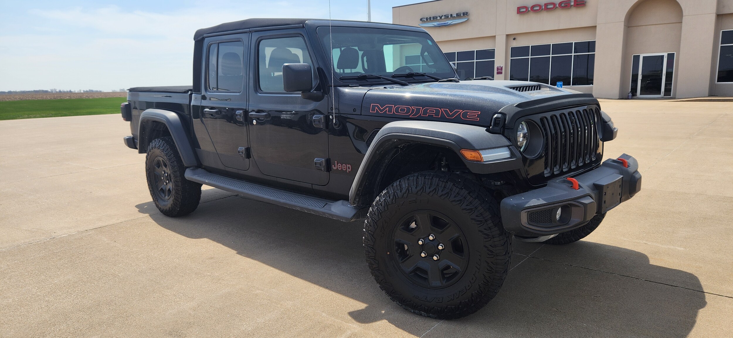 2022 Jeep Gladiator Mojave photo 2