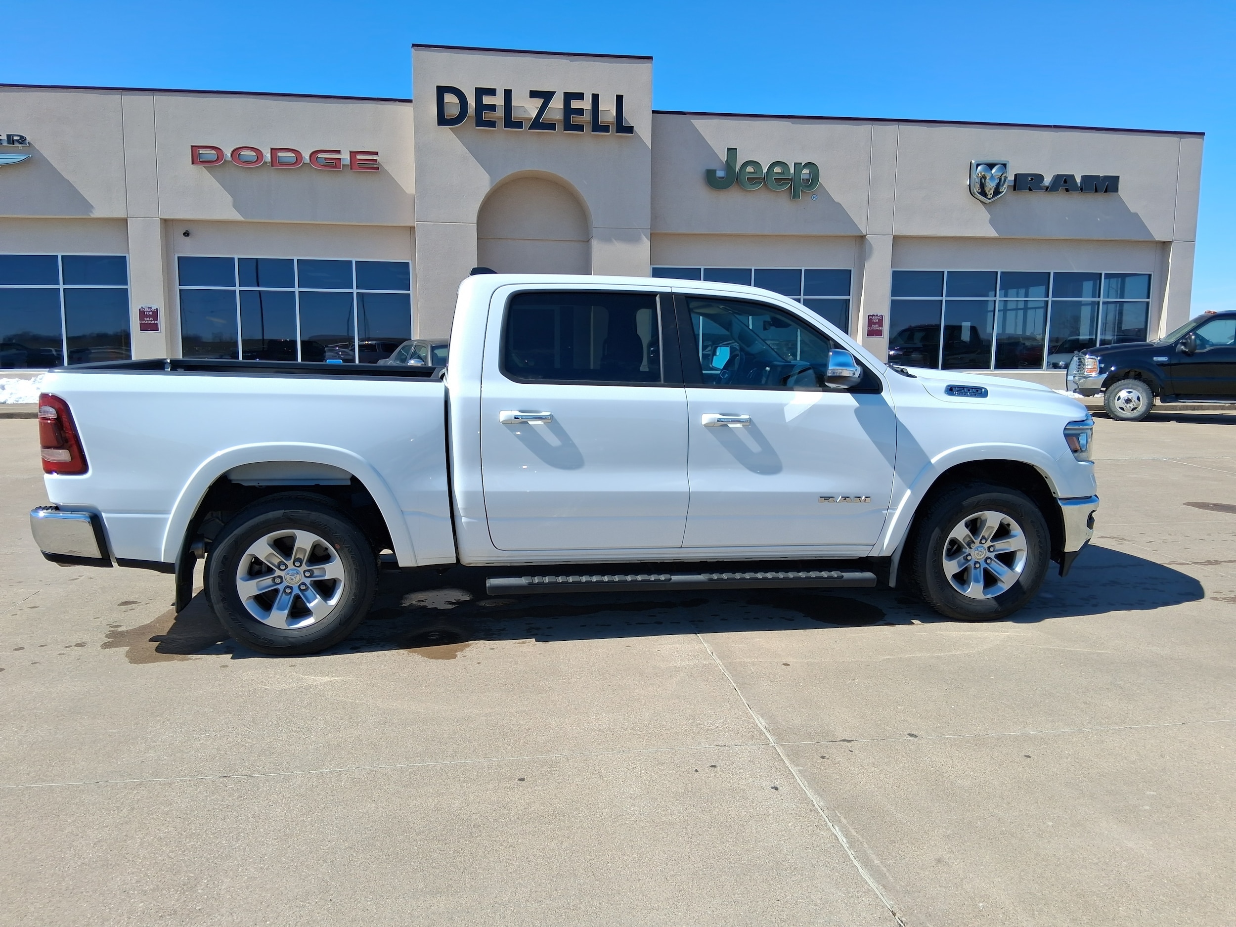 2022 RAM 1500 Laramie Crew Cab 4WD