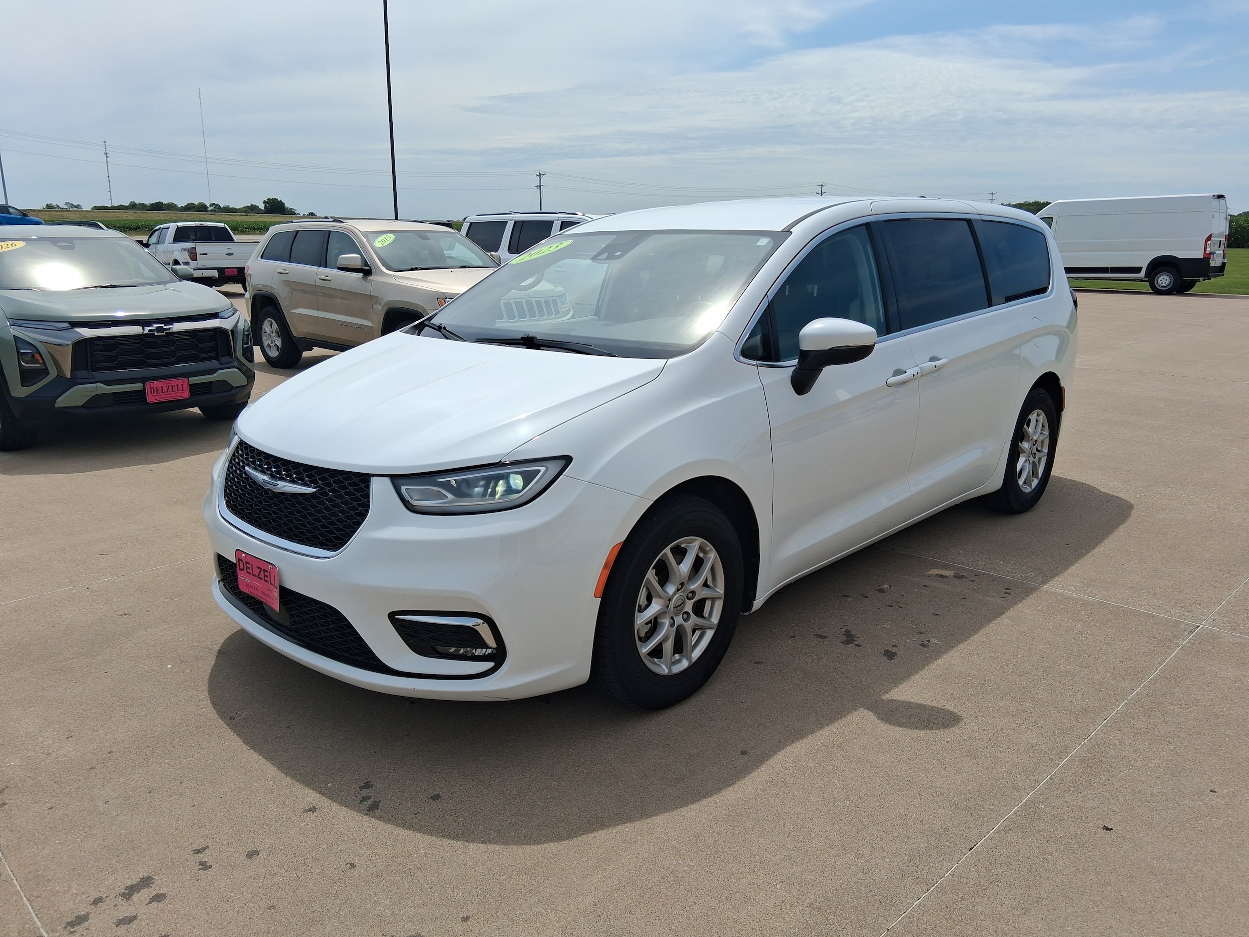 2023 Chrysler Pacifica Touring L - Photo 4
