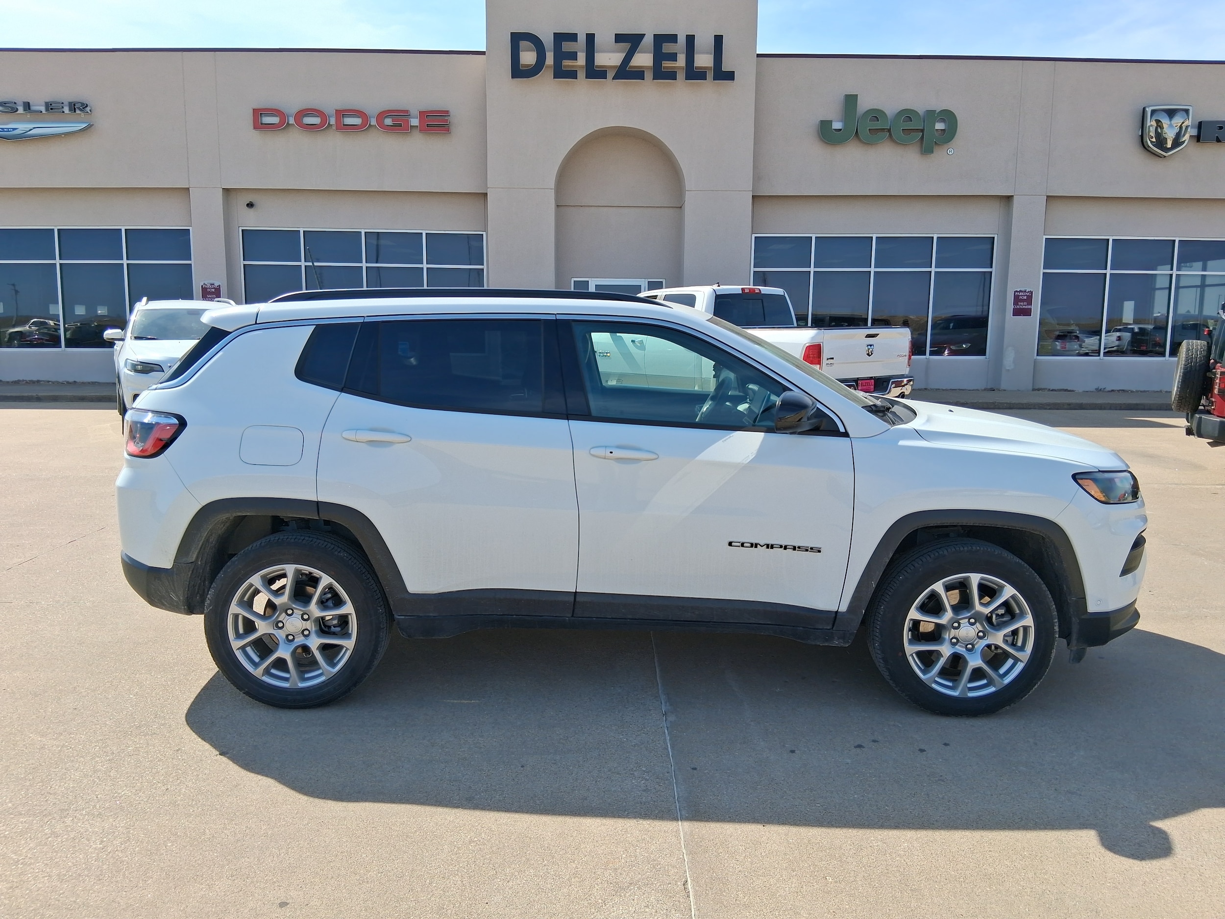 2024 Jeep Compass Latitude Lux