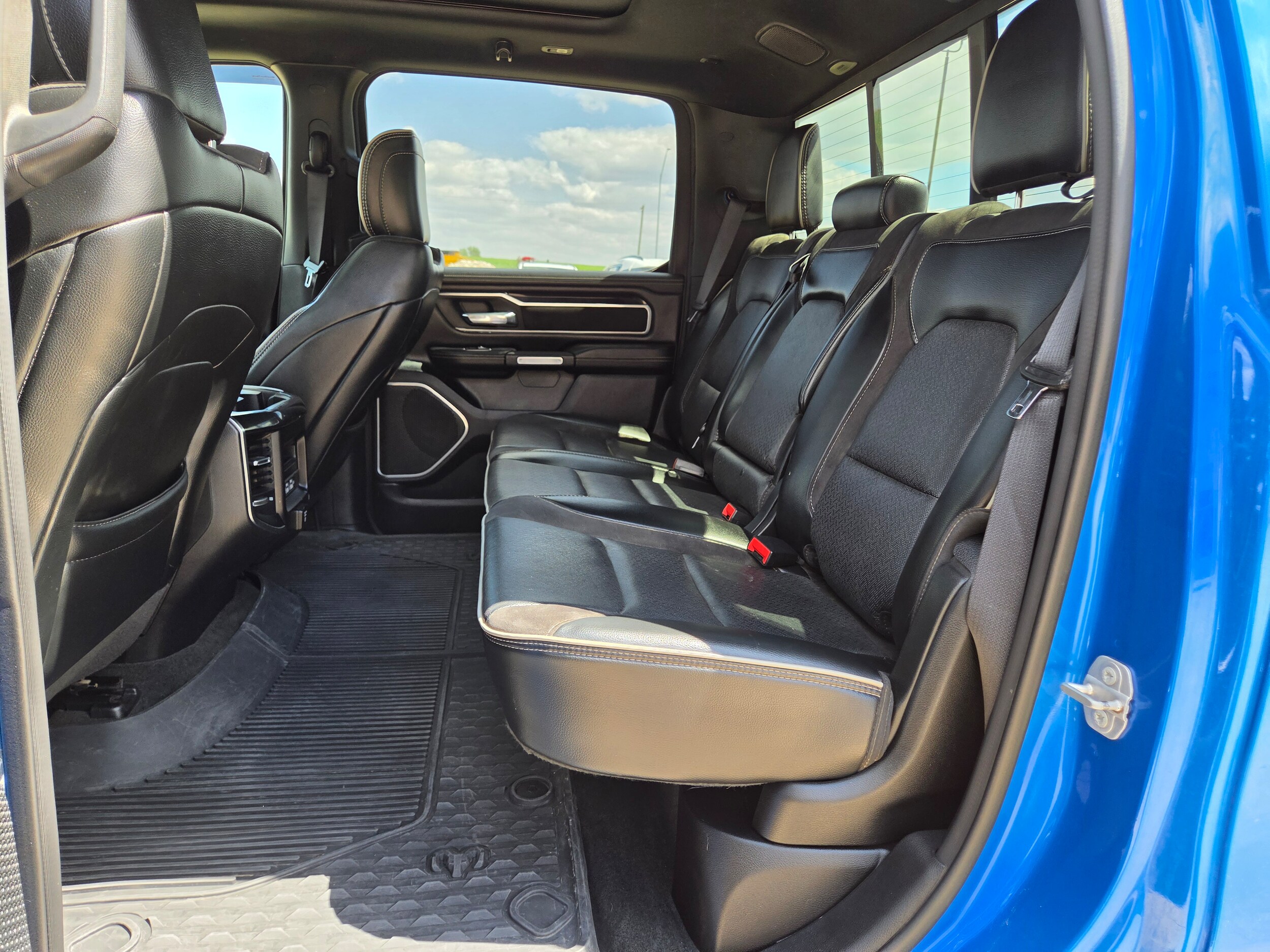 2022 RAM Ram 1500 Pickup Laramie - Photo 11