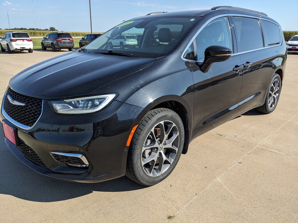 Used 2022 Chrysler Pacifica TOURING L