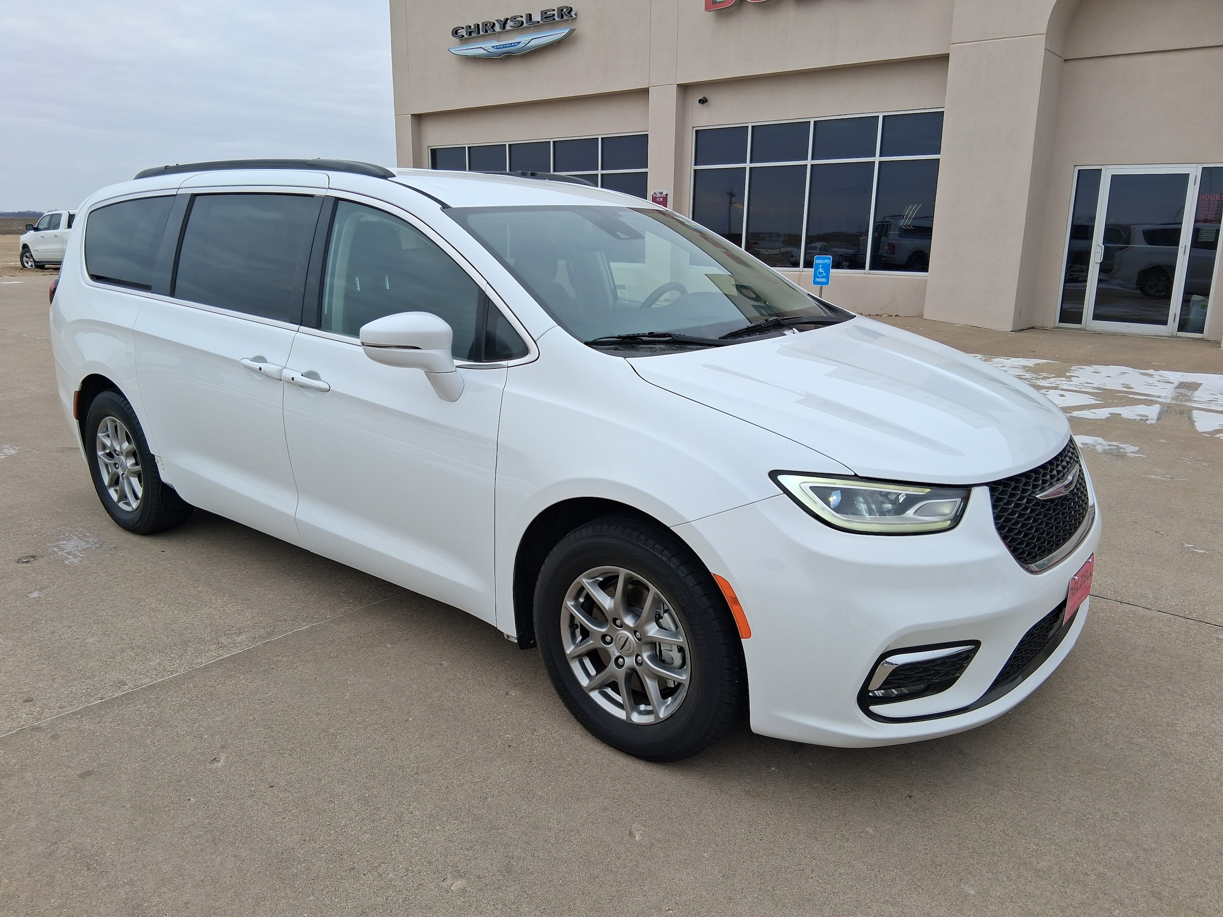 Used 2021 Chrysler Pacifica Touring with VIN 2C4RC1FG8MR514988 for sale in Wapello, IA