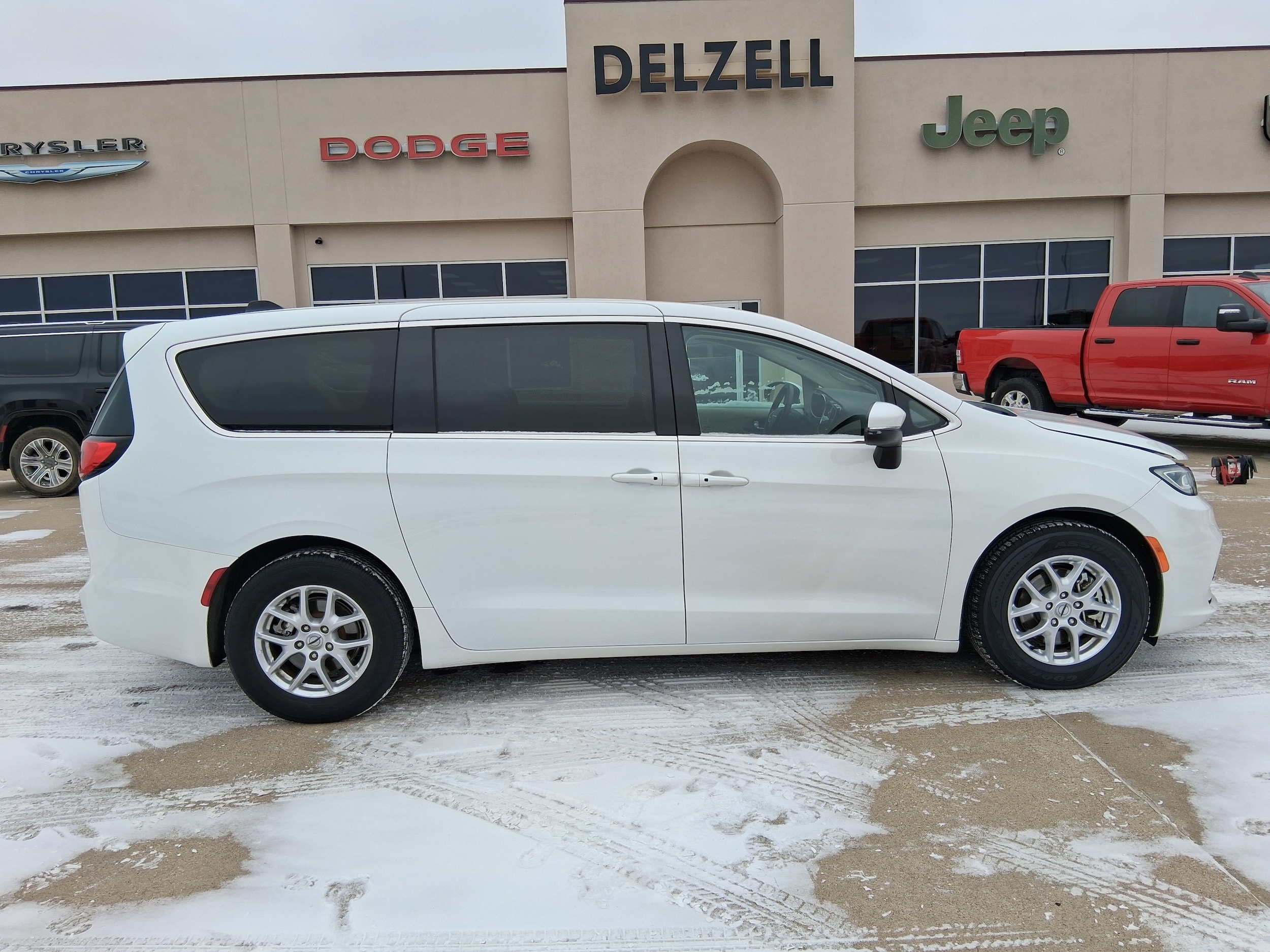 2023 Chrysler Pacifica Touring L