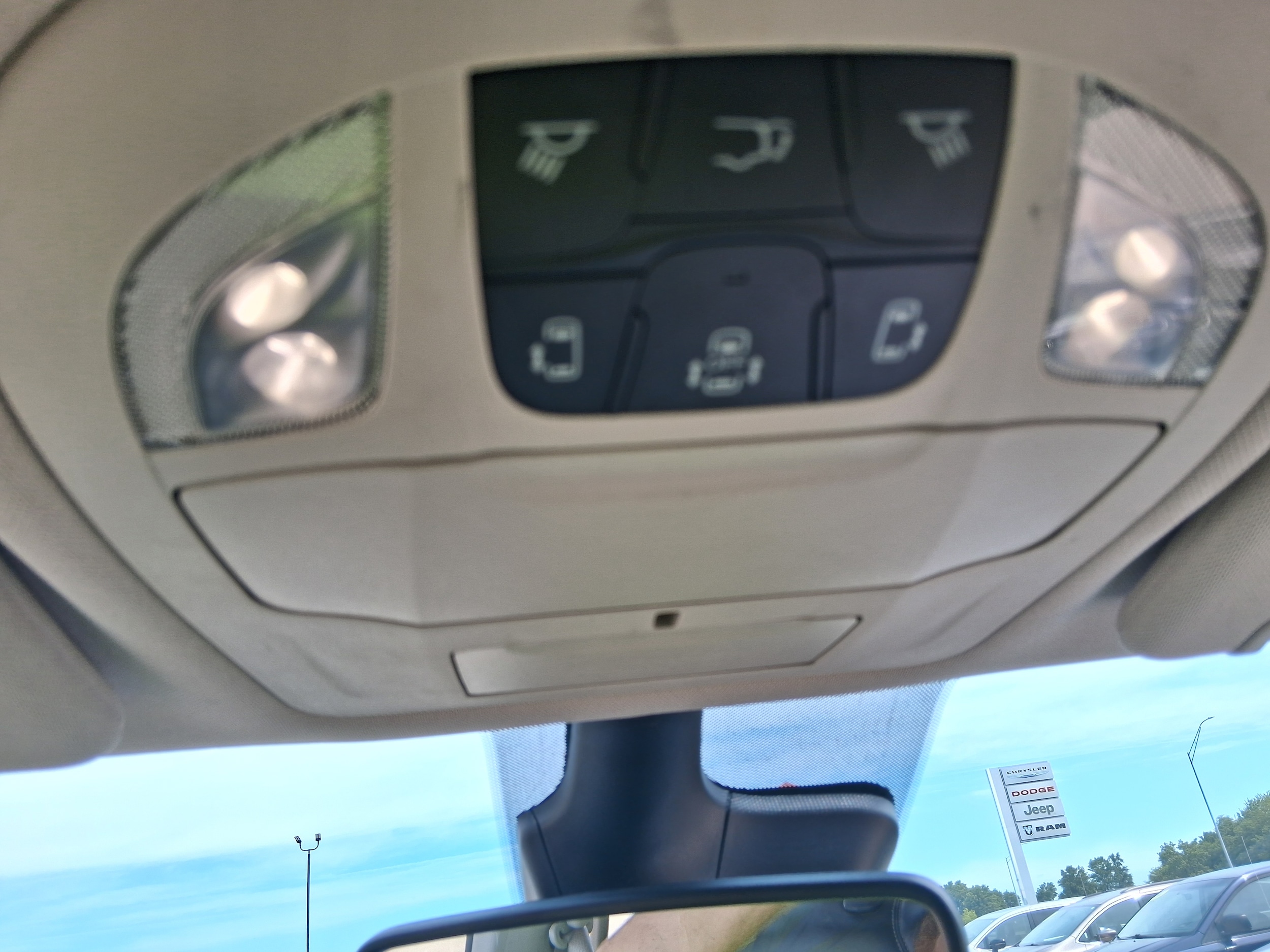 2023 Chrysler Pacifica Touring L - Photo 13