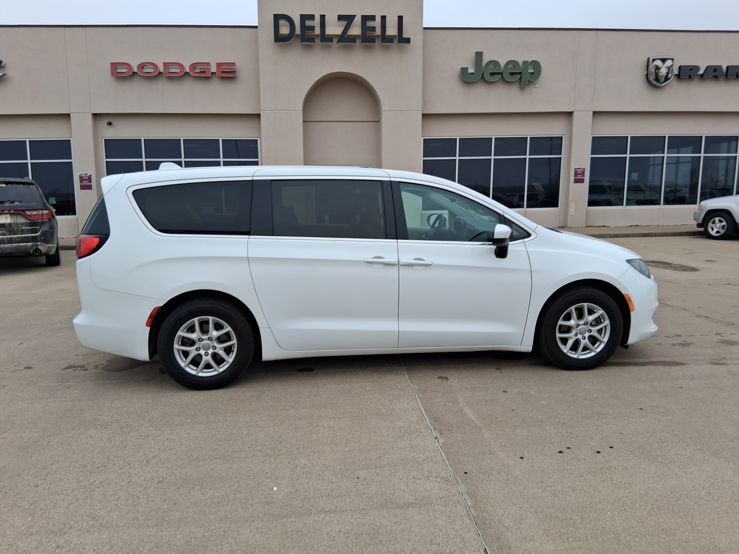 2017 Chrysler Pacifica LX