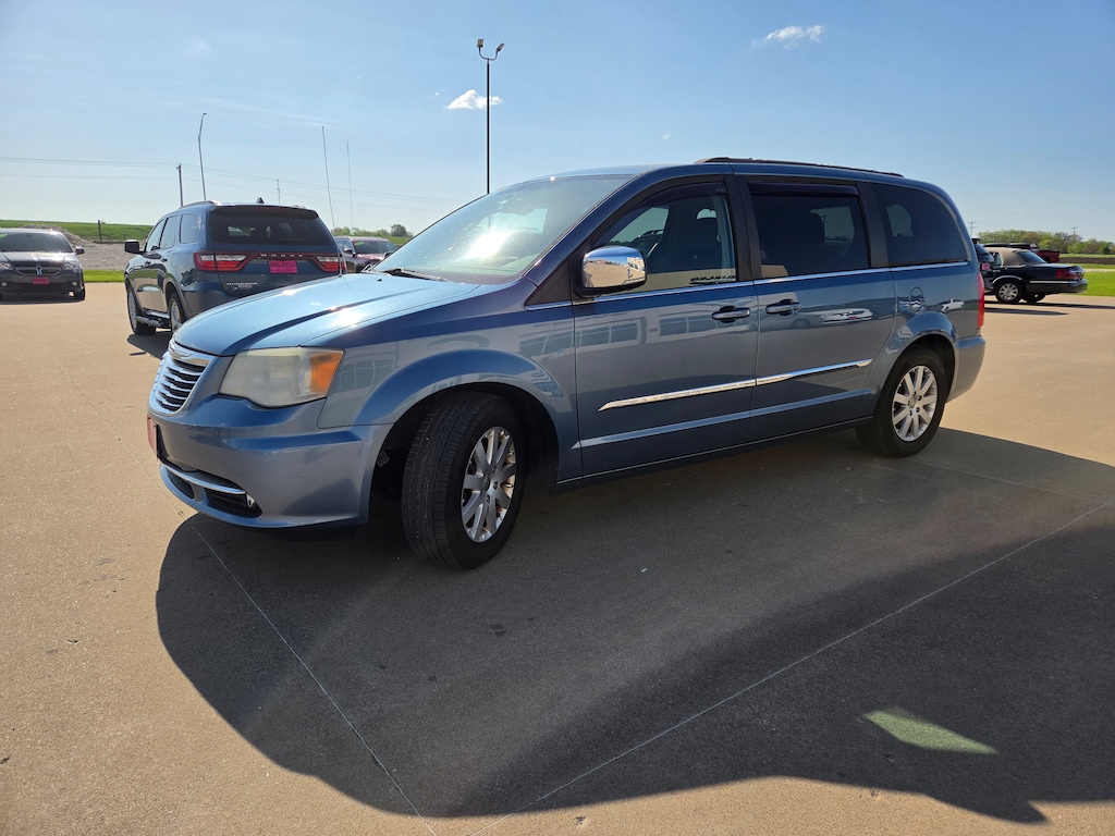 Used 2011 Chrysler Town & Country TOWN & COUNTRY TOURING L