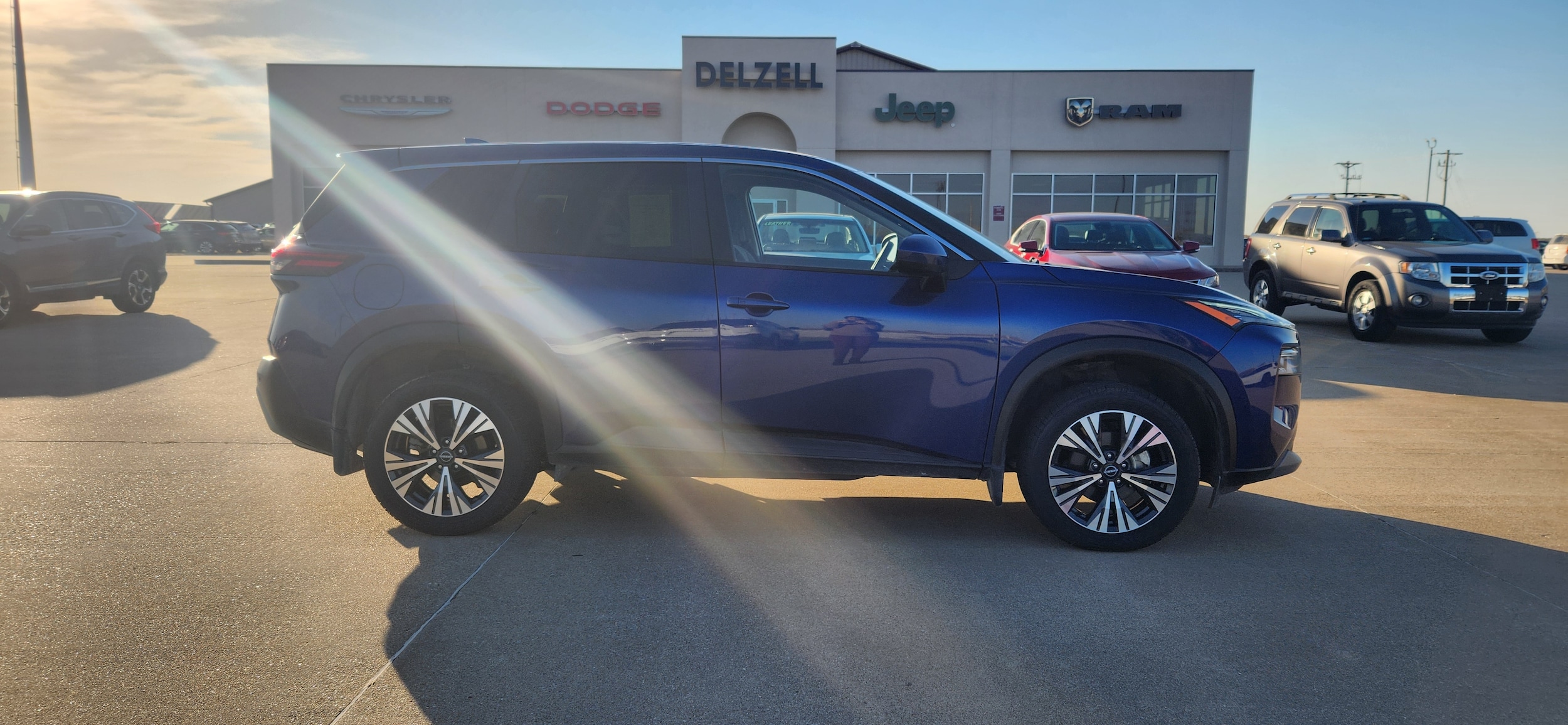 2023 Nissan Rogue SV's photo