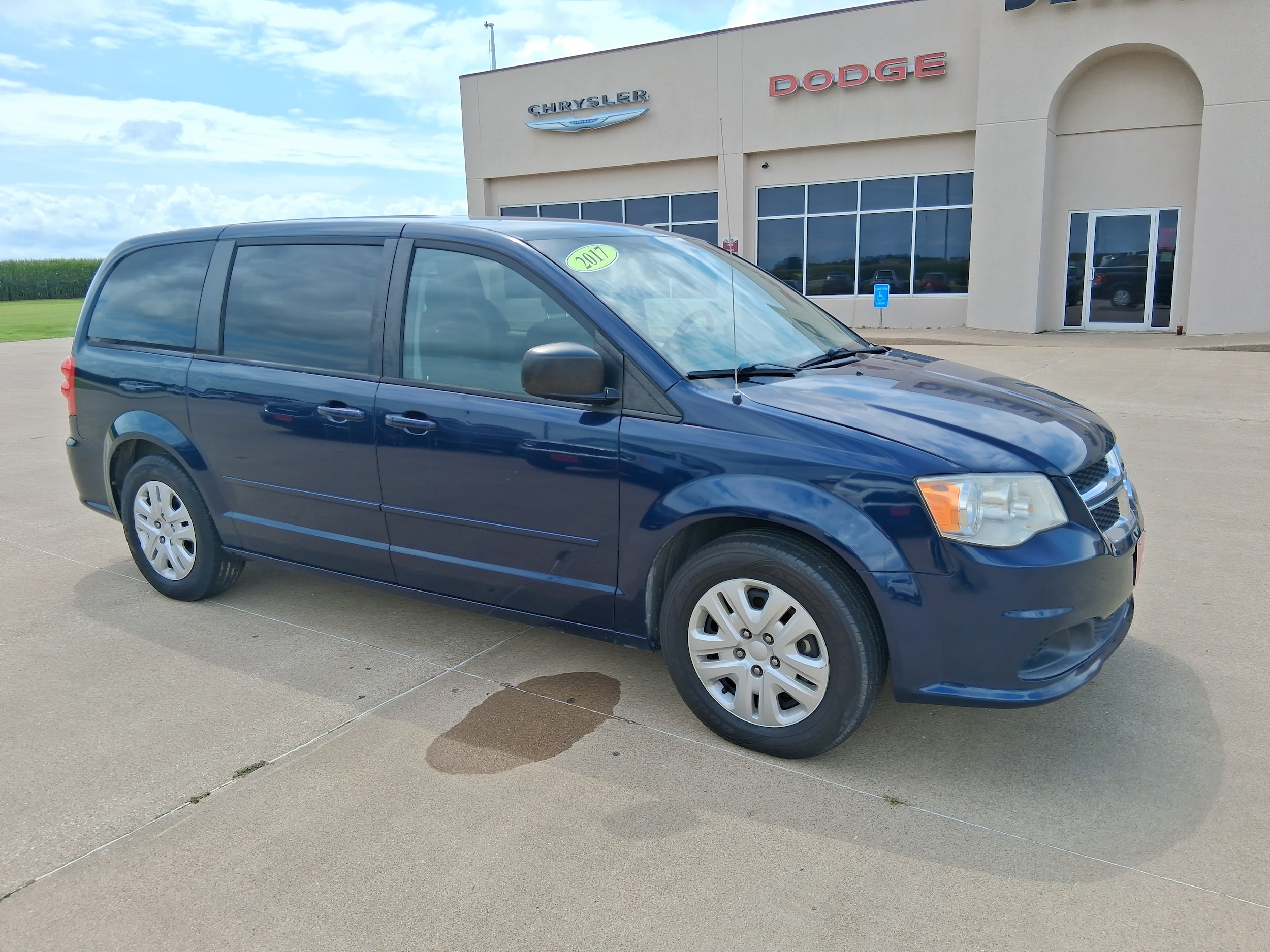 Used 2017 Dodge Grand Caravan SE with VIN 2C4RDGBGXHR726755 for sale in Wapello, IA
