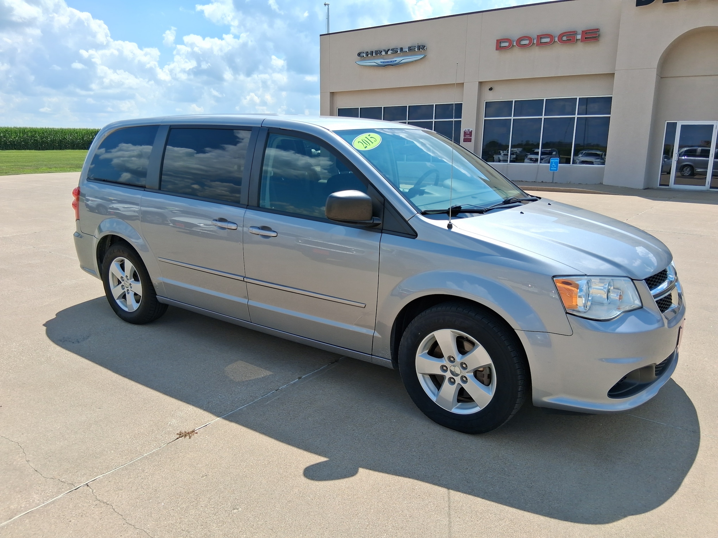 Used 2015 Dodge Grand Caravan SE with VIN 2C4RDGBGXFR639273 for sale in Wapello, IA